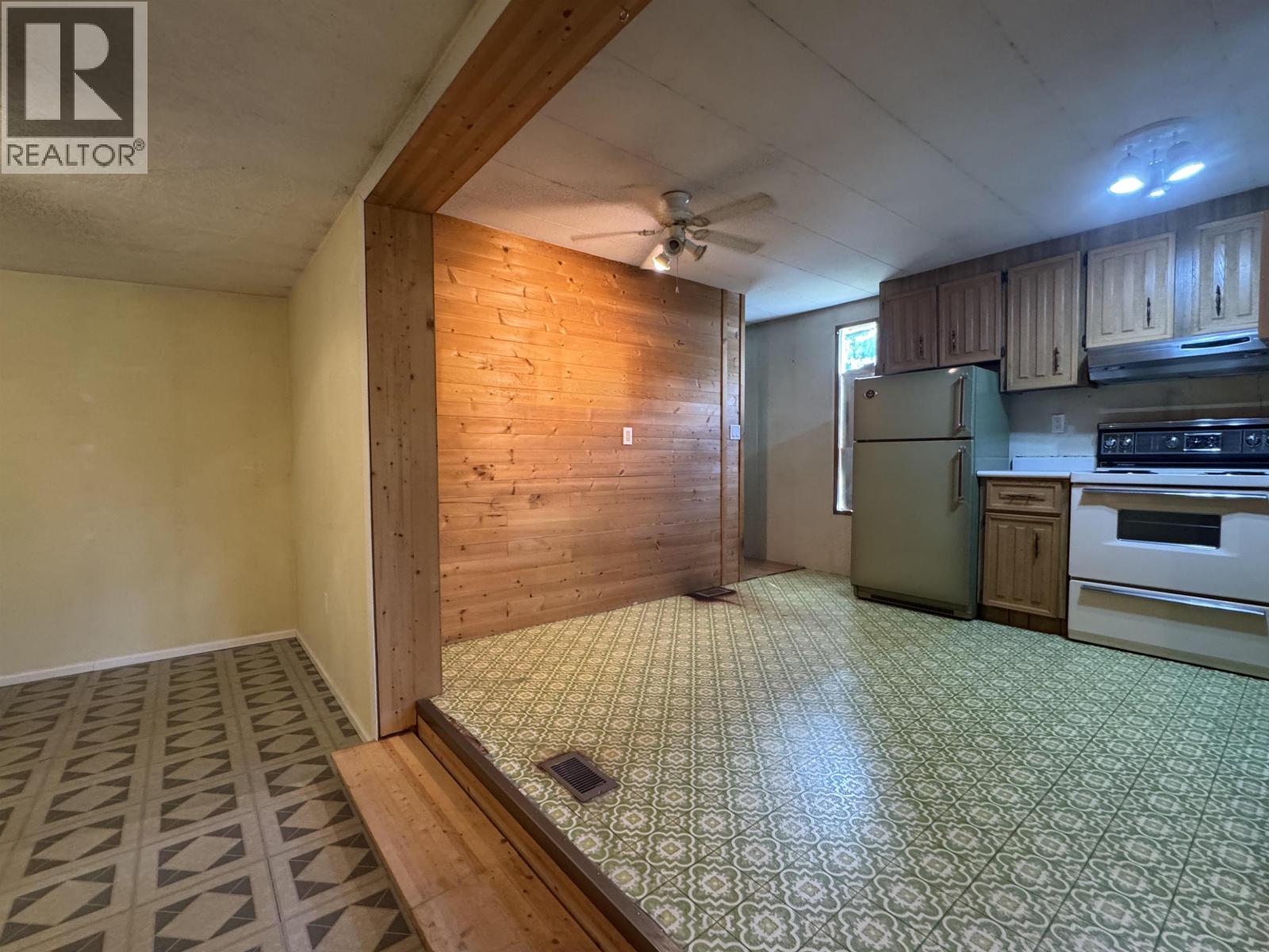 #9 2725 DUBOIS ROAD - Image 4