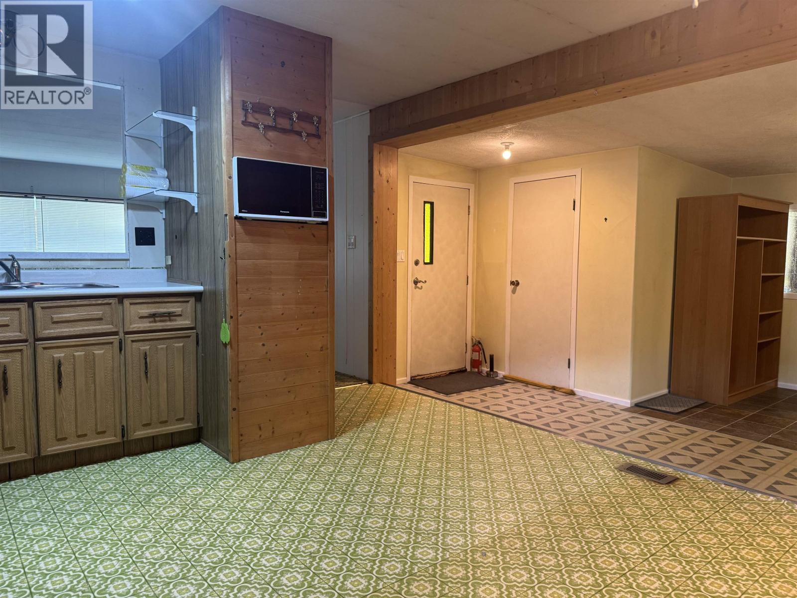 #9 2725 DUBOIS ROAD - 5