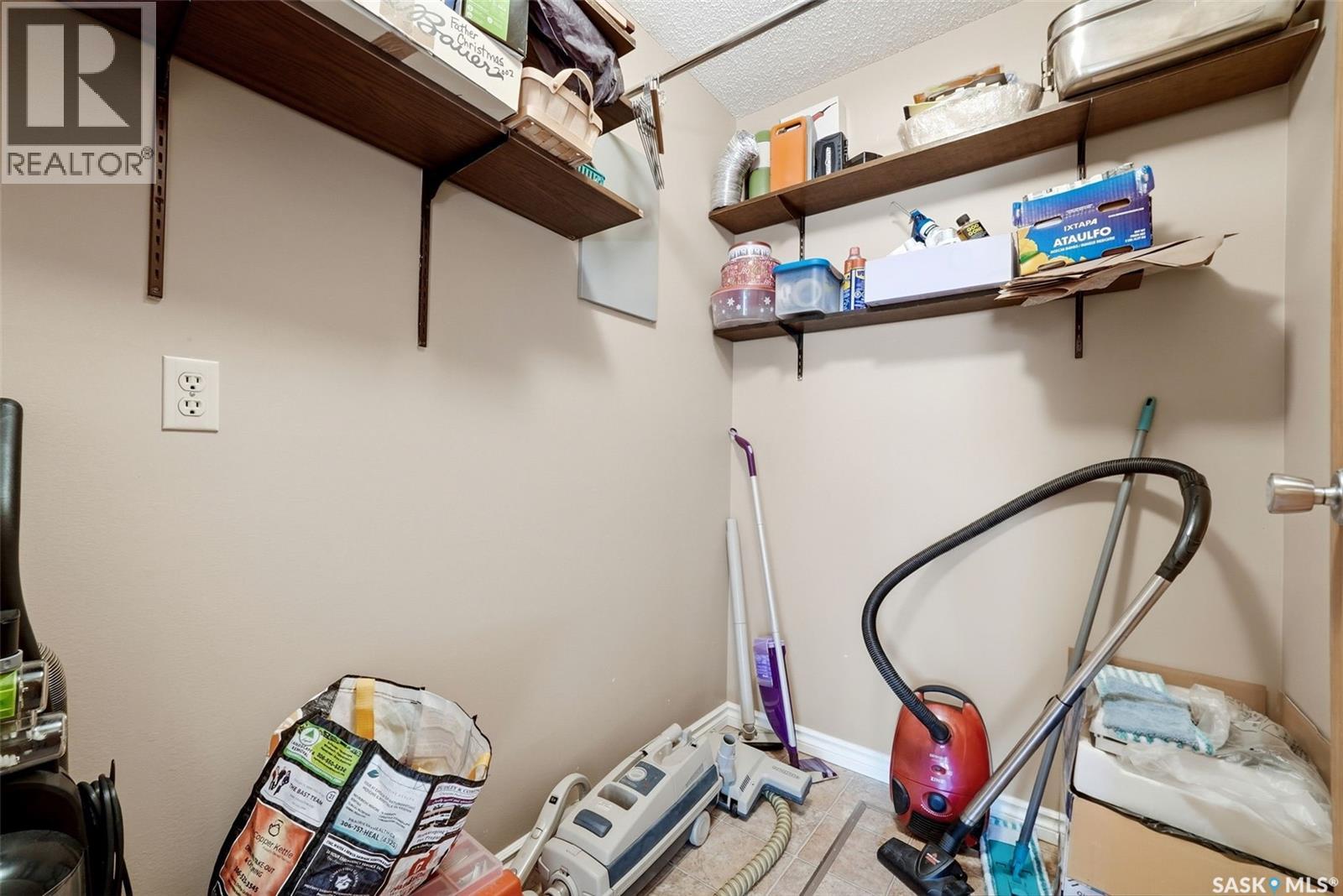 #102 2921 Harding STREET - 15