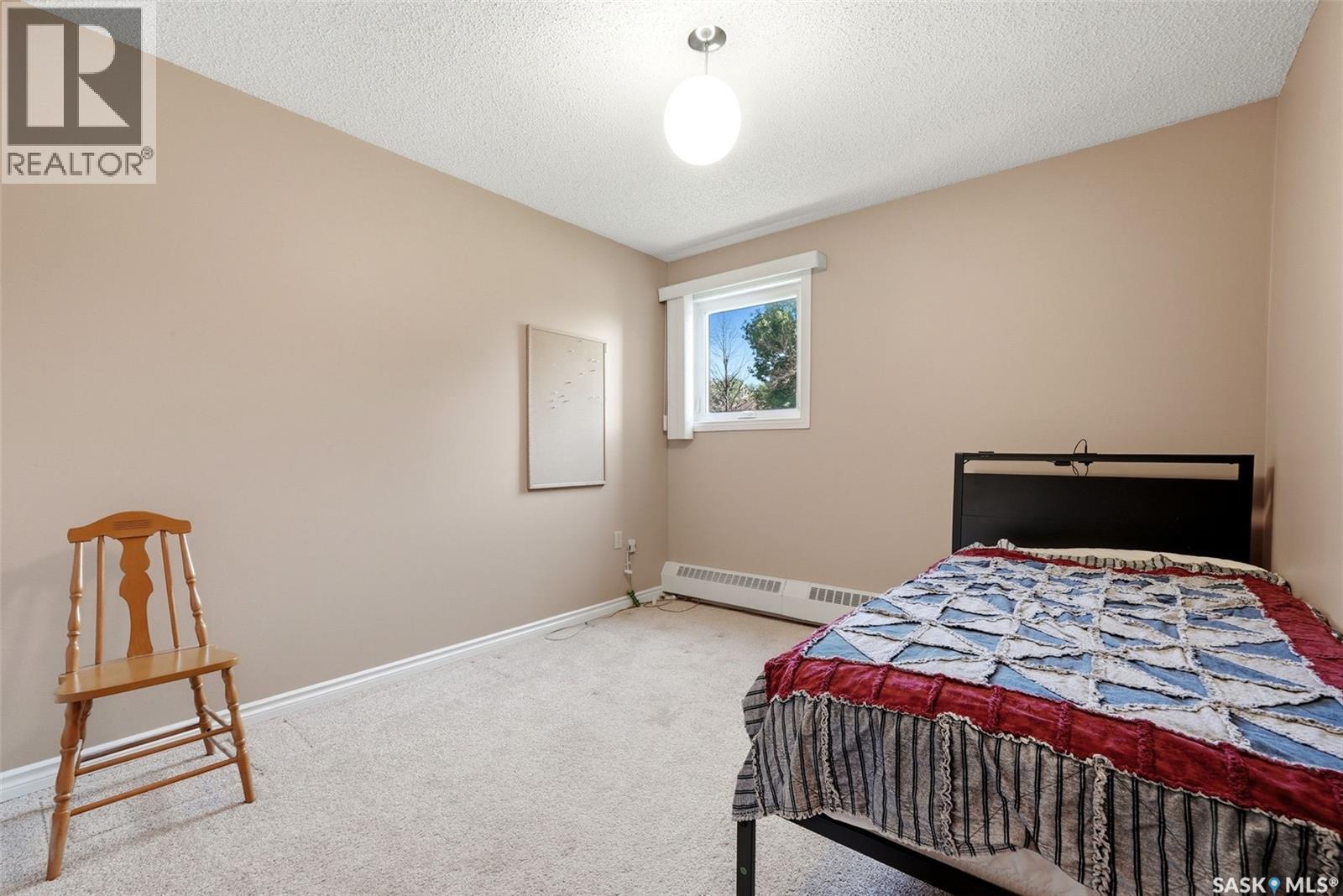 #102 2921 Harding STREET - 13