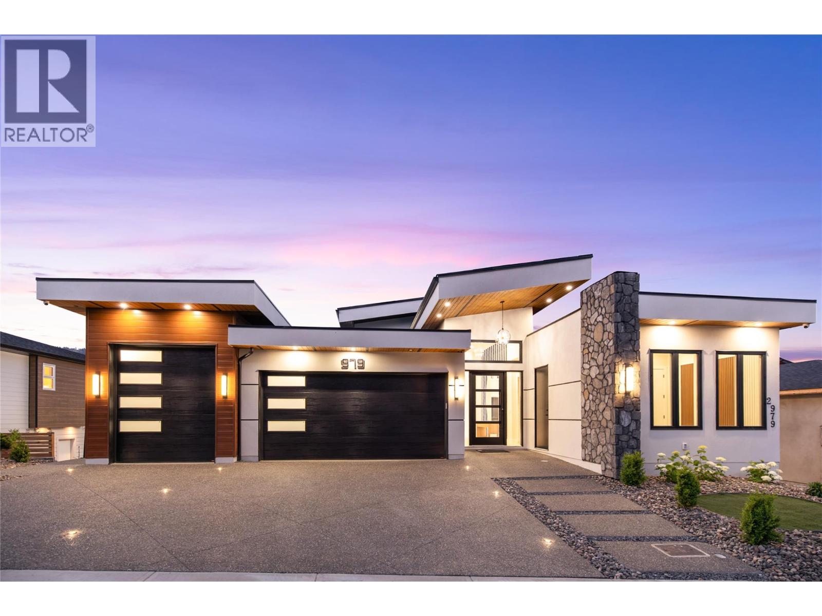 979 Loseth Drive - 1