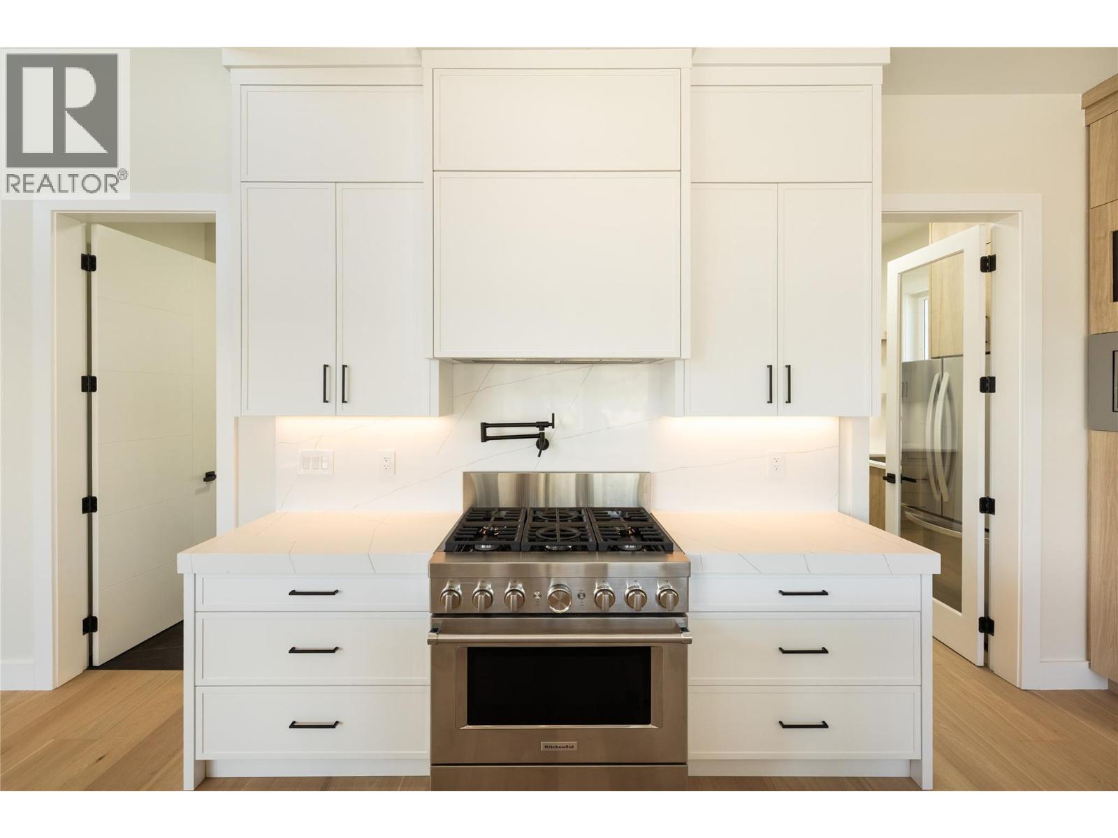  979 Loseth Drive, Kelowna