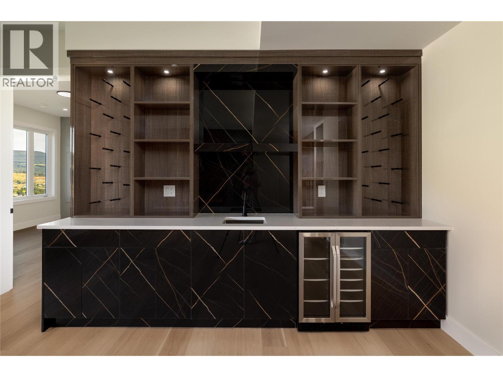  979 Loseth Drive, Kelowna