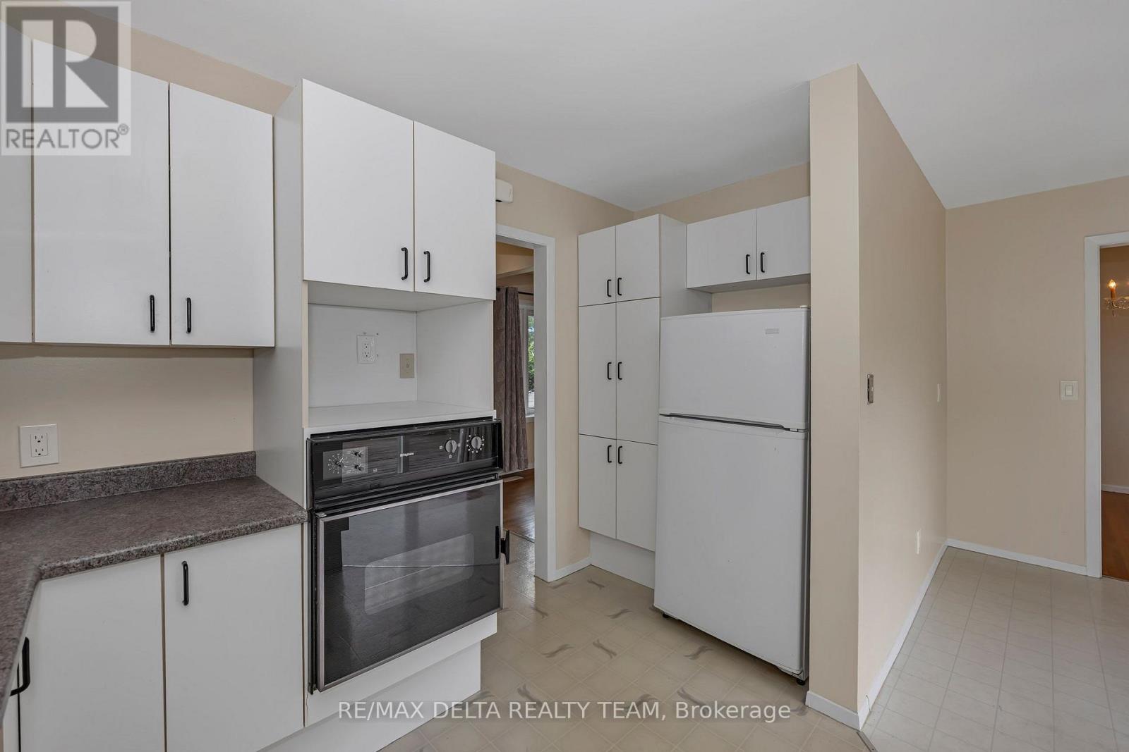 278 GLENEAGLES AVENUE - 12