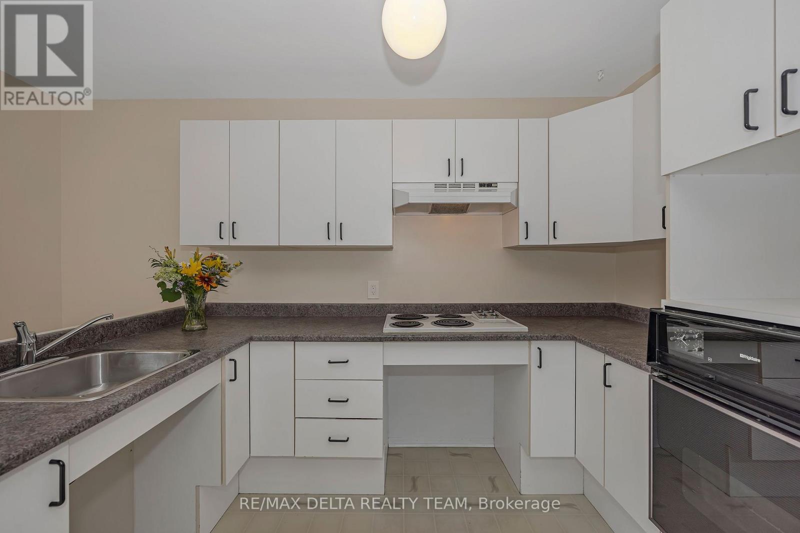 278 GLENEAGLES AVENUE - 13