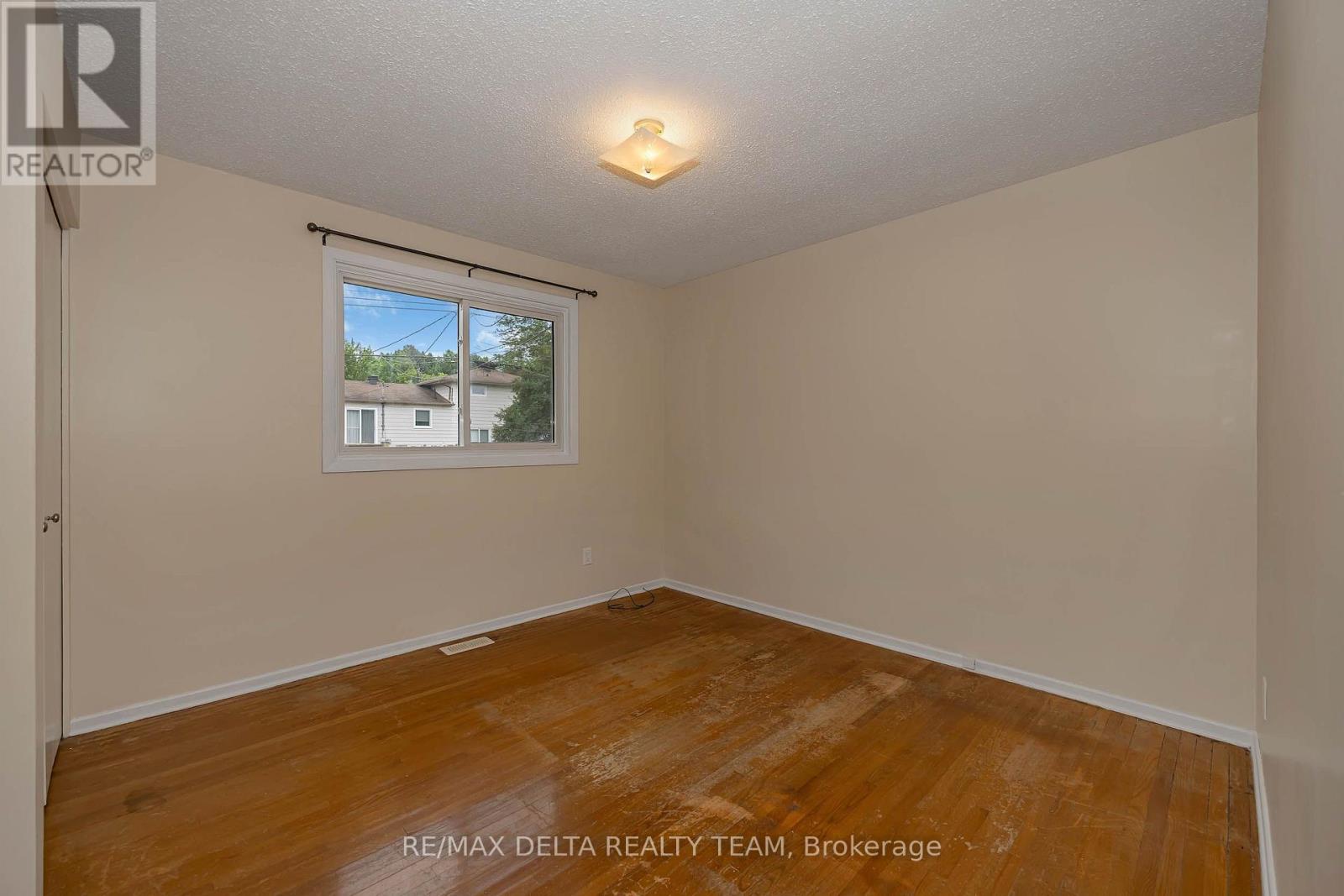278 GLENEAGLES AVENUE - 15
