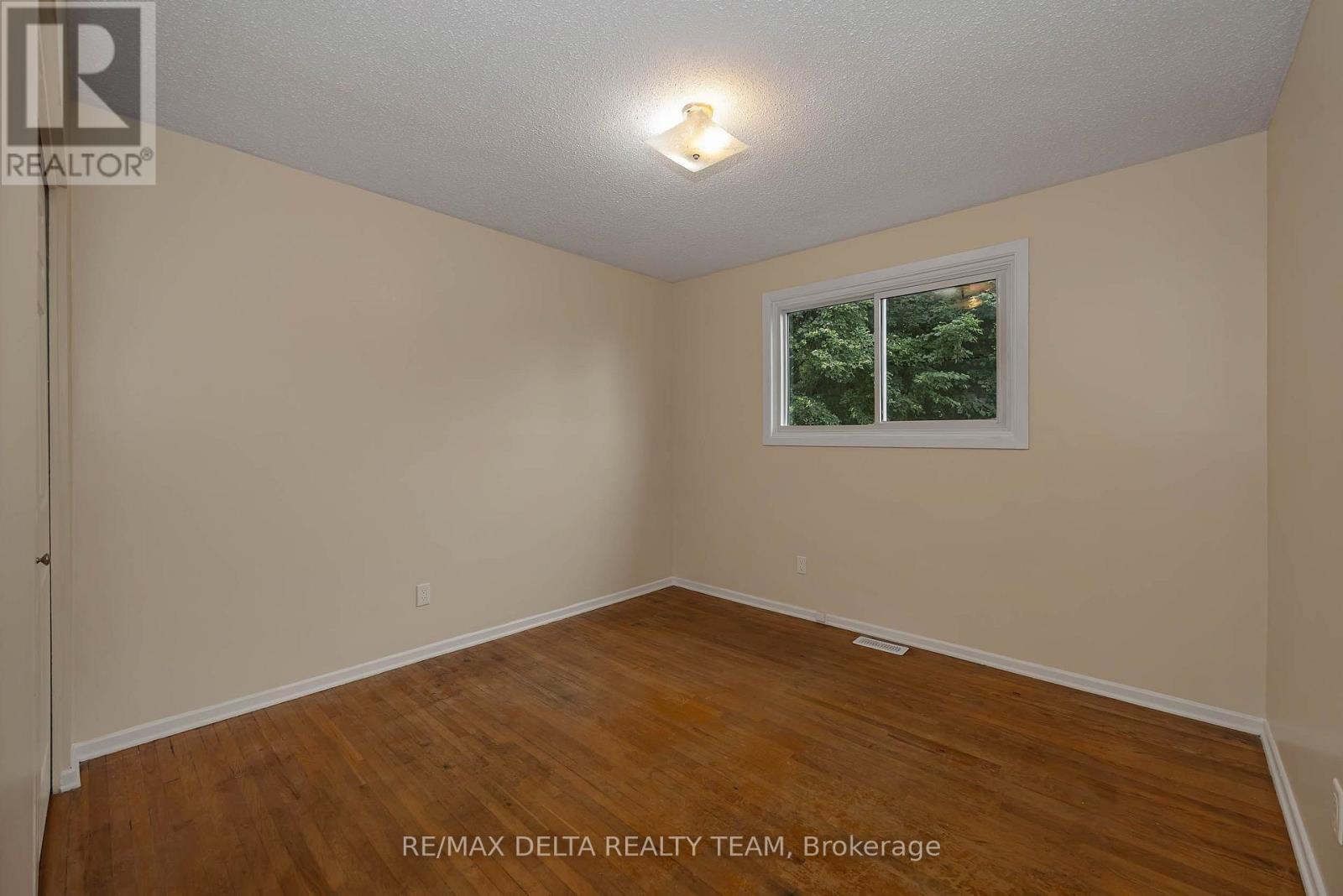 278 GLENEAGLES AVENUE - 18
