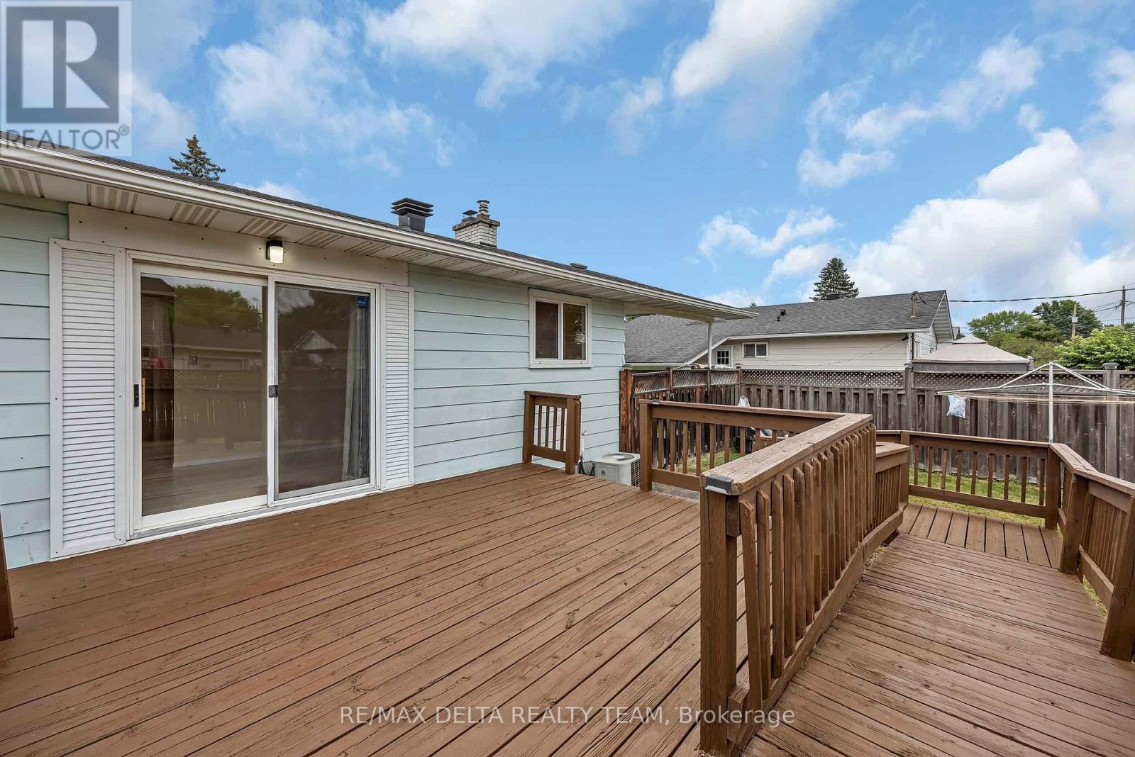 278 GLENEAGLES AVENUE - 23