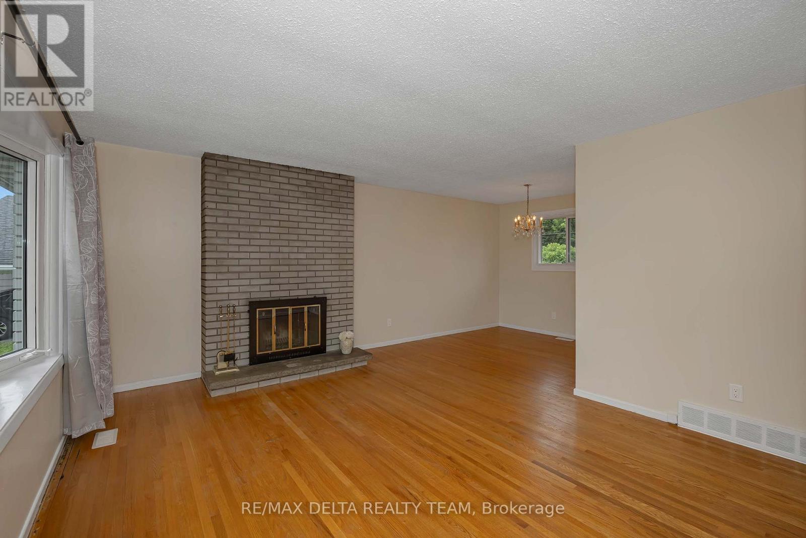 278 GLENEAGLES AVENUE - 7