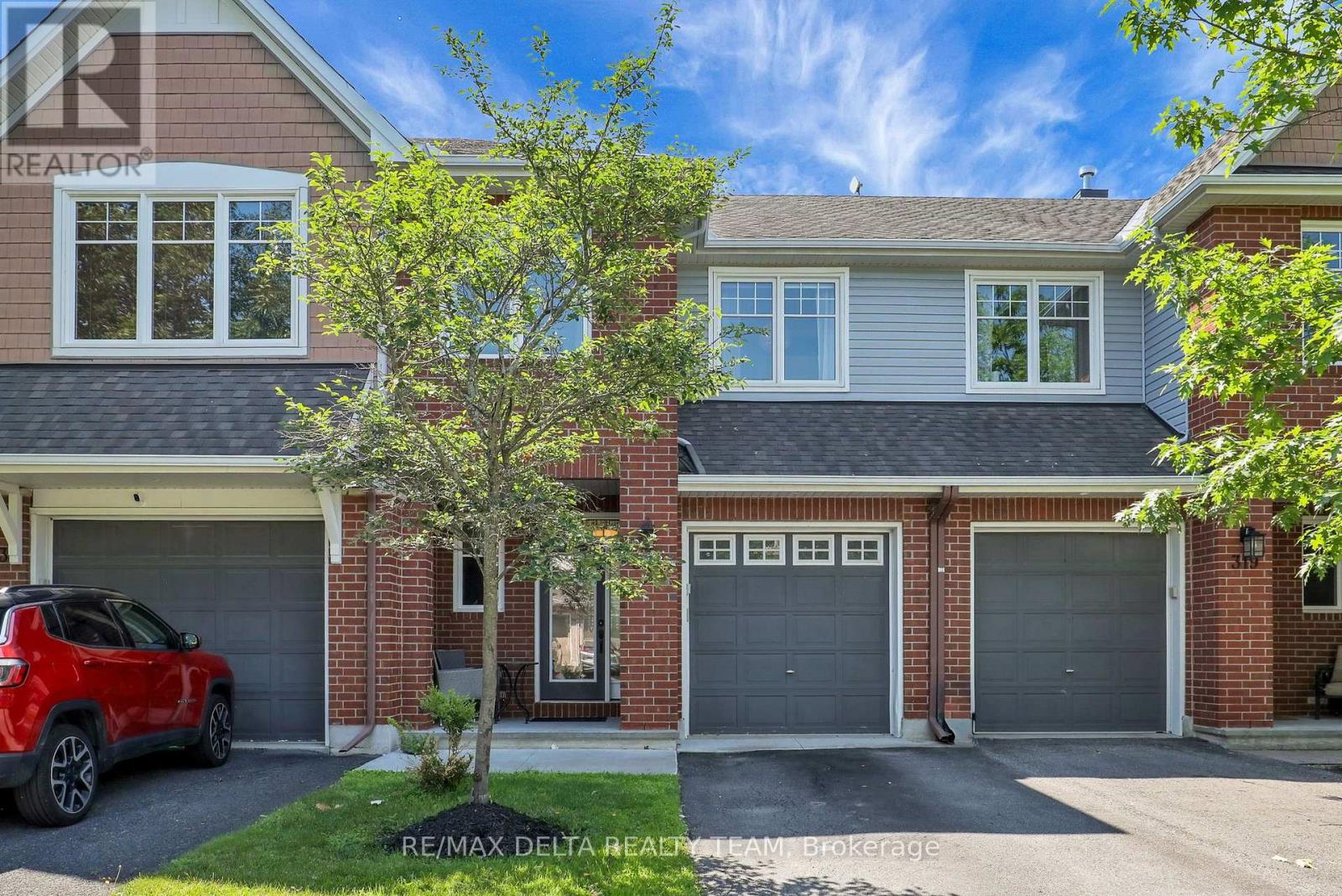 321 WIDGEON WAY, Ottawa. Luxury613. By Peter Sagos - Image 2