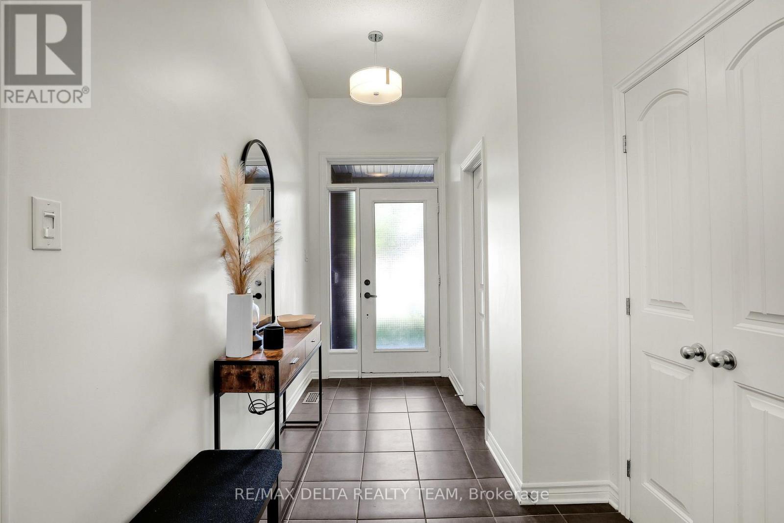 321 WIDGEON WAY, Ottawa. Luxury613. By Peter Sagos - Image 4