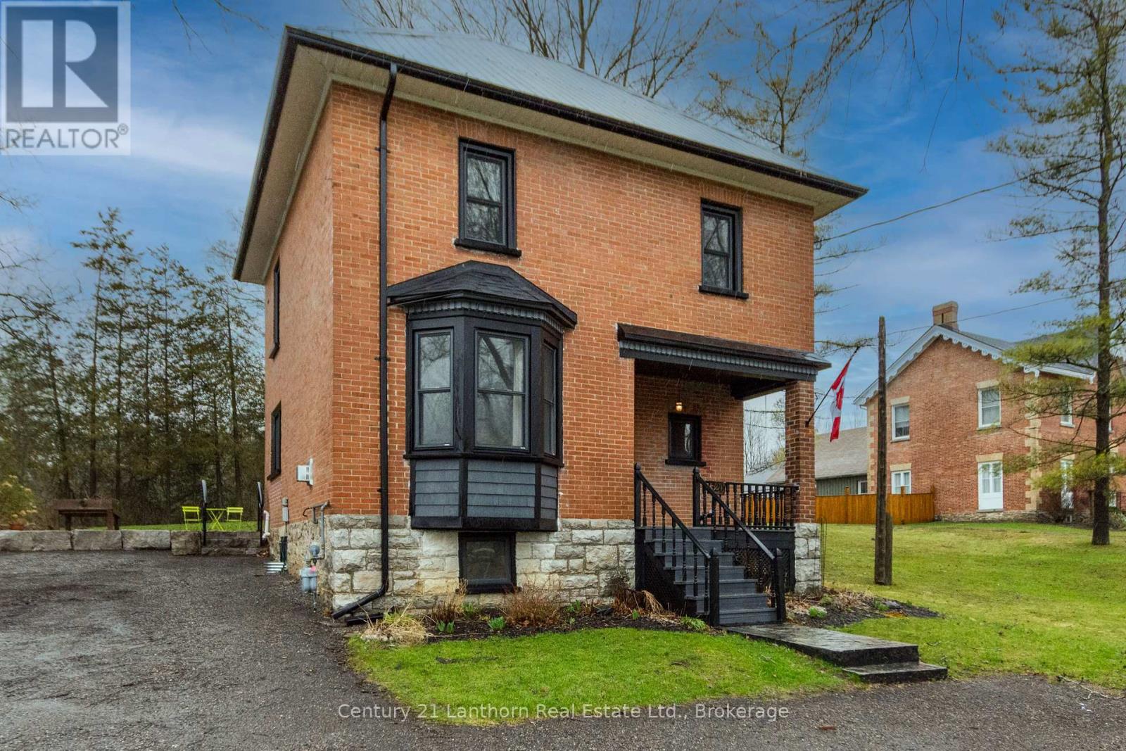 320 GRAND ROAD - 3