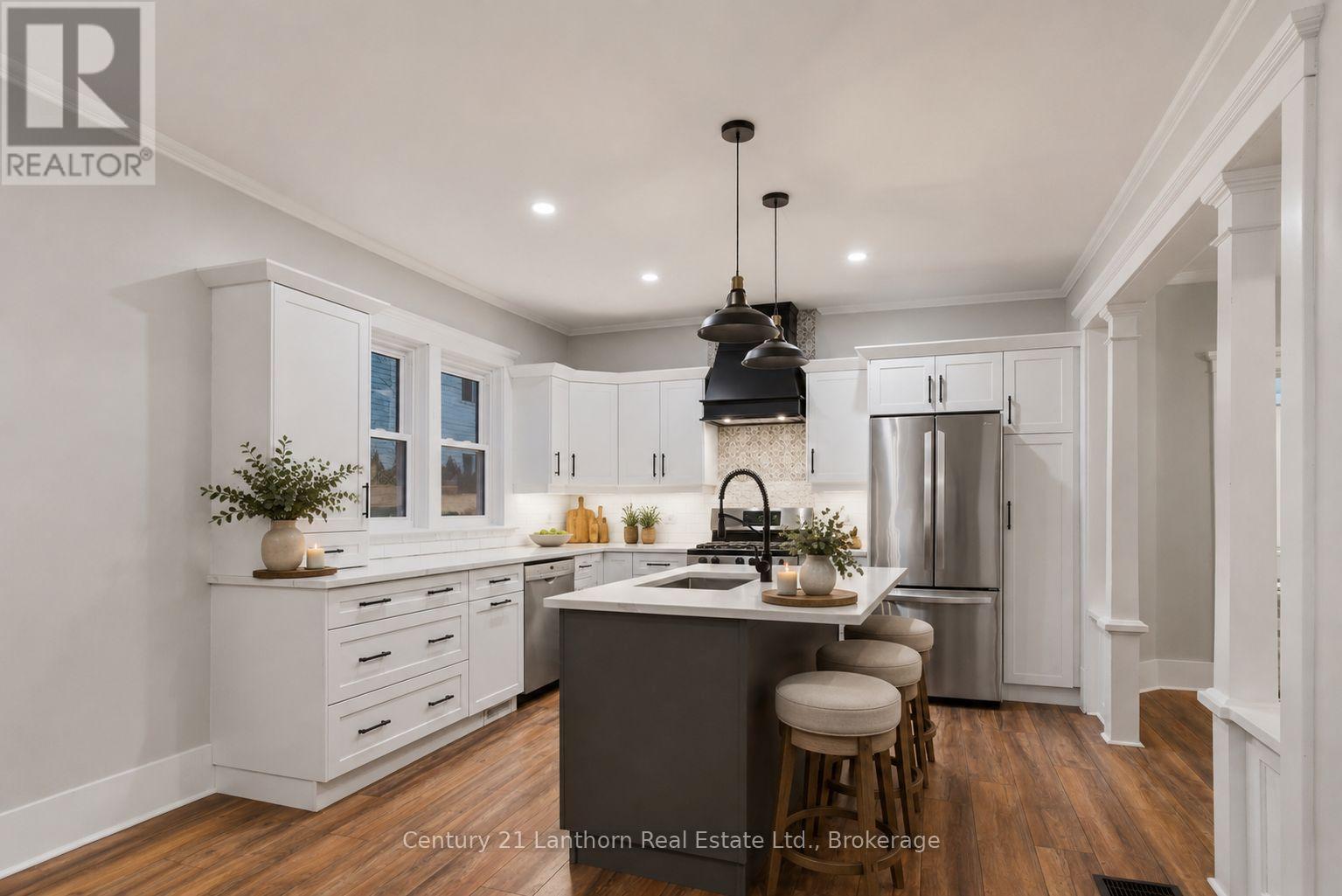 320 GRAND ROAD - 8