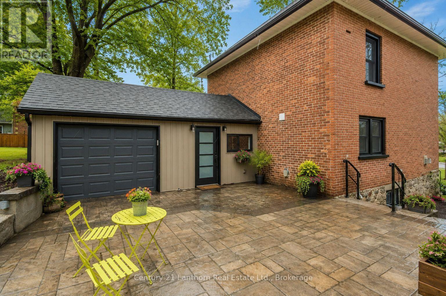 320 GRAND ROAD - 31