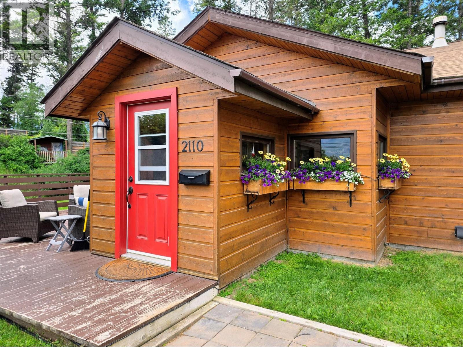 2110 13th Avenue, Invermere