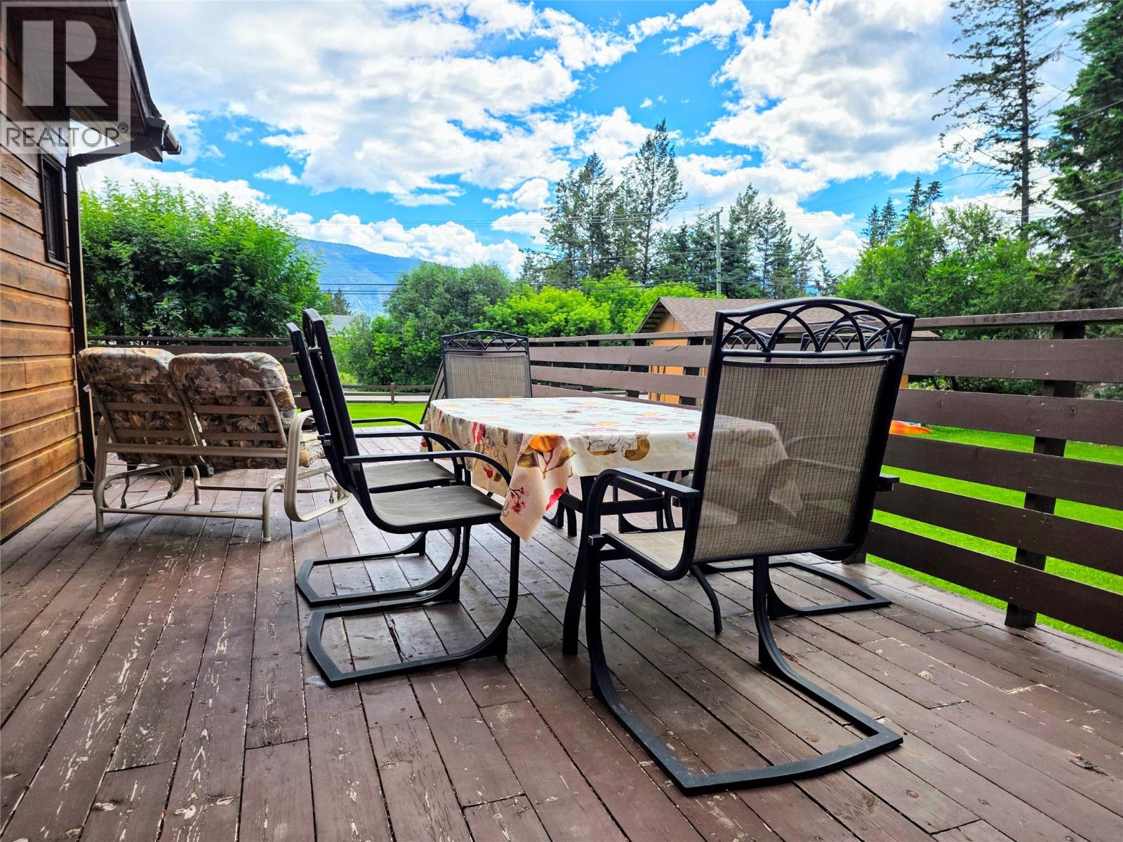 2110 13th Avenue, Invermere