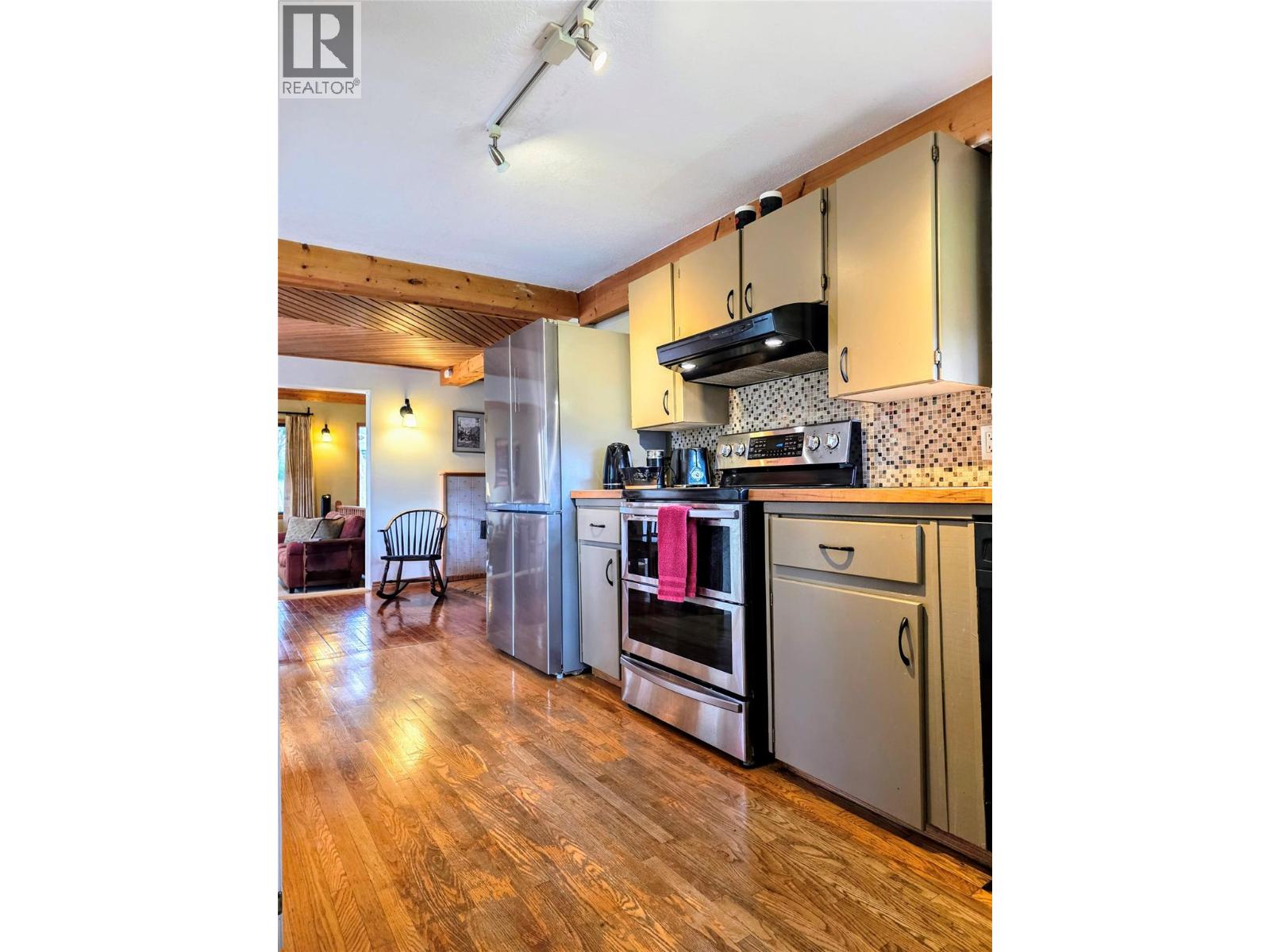 2110 13th Avenue, Invermere