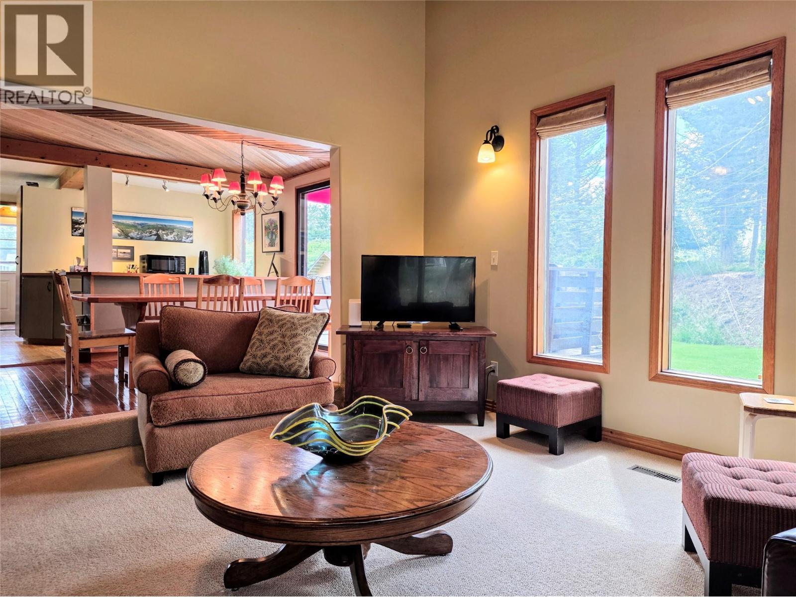 2110 13th Avenue, Invermere