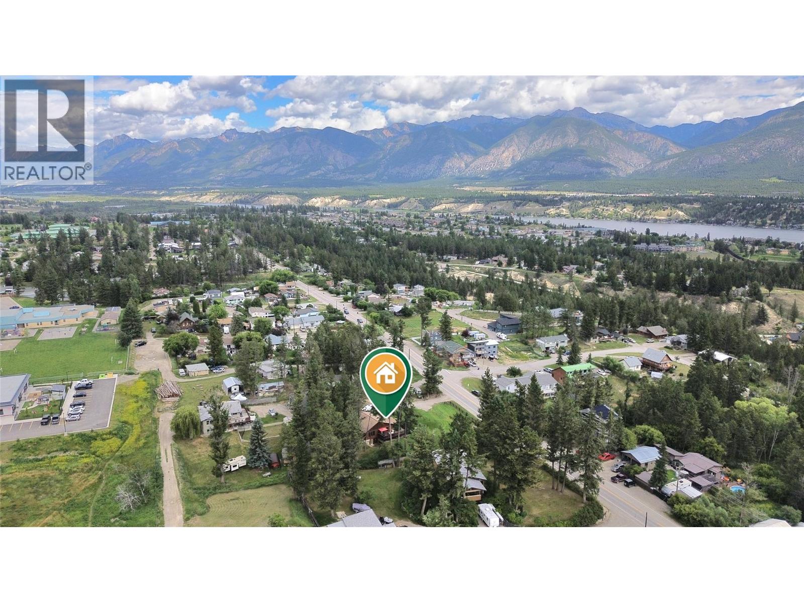 2110 13th Avenue, Invermere