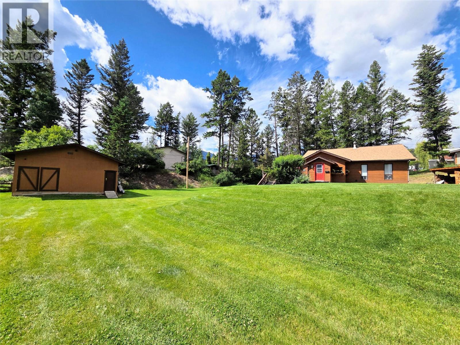 2110 13th Avenue, Invermere