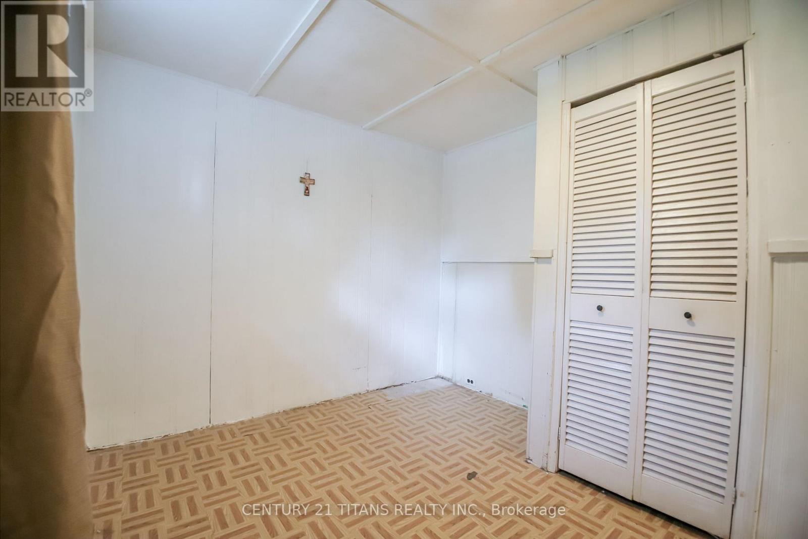 16 PROUD GROVE - Image 34