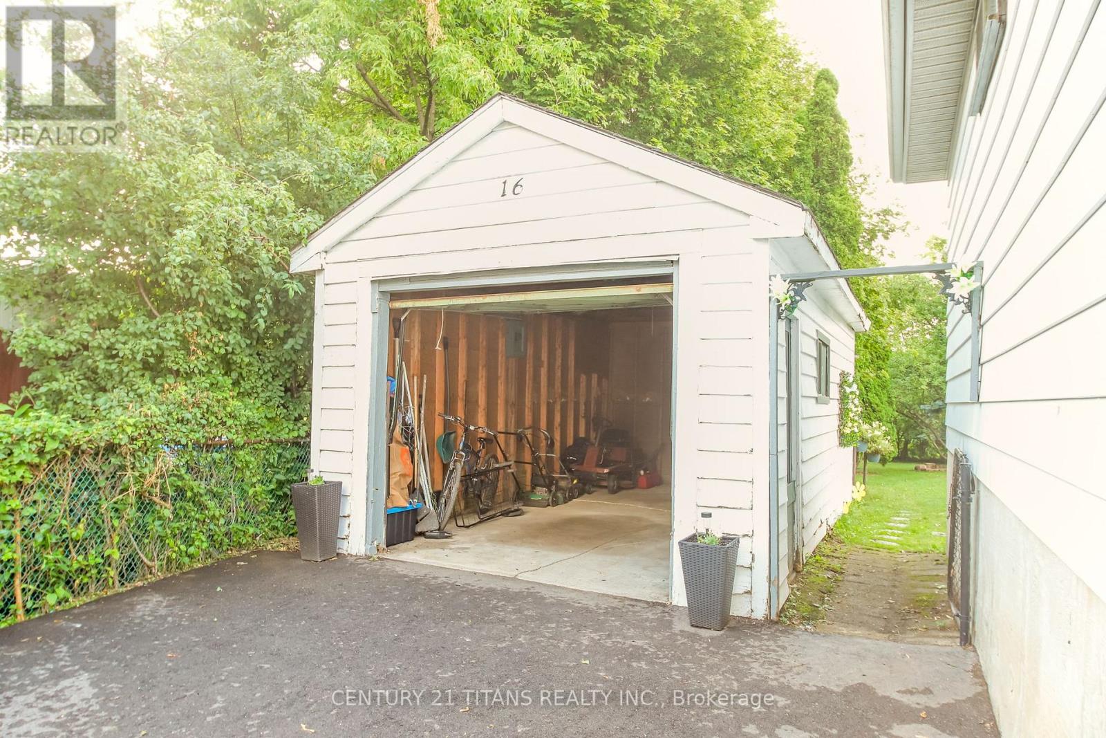 16 PROUD GROVE - Image 48