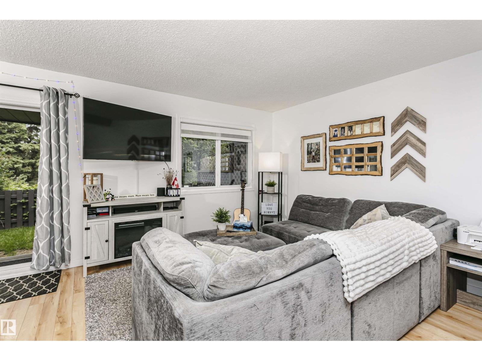 106 FOREST GV — photo 10