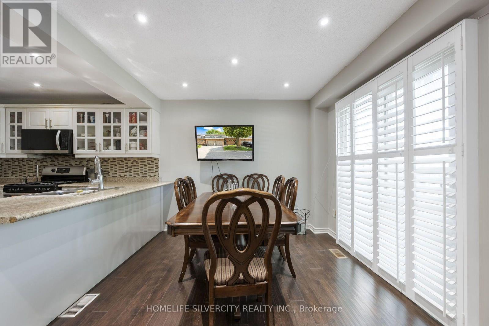 #64 399 VODDEN STREET E - 15