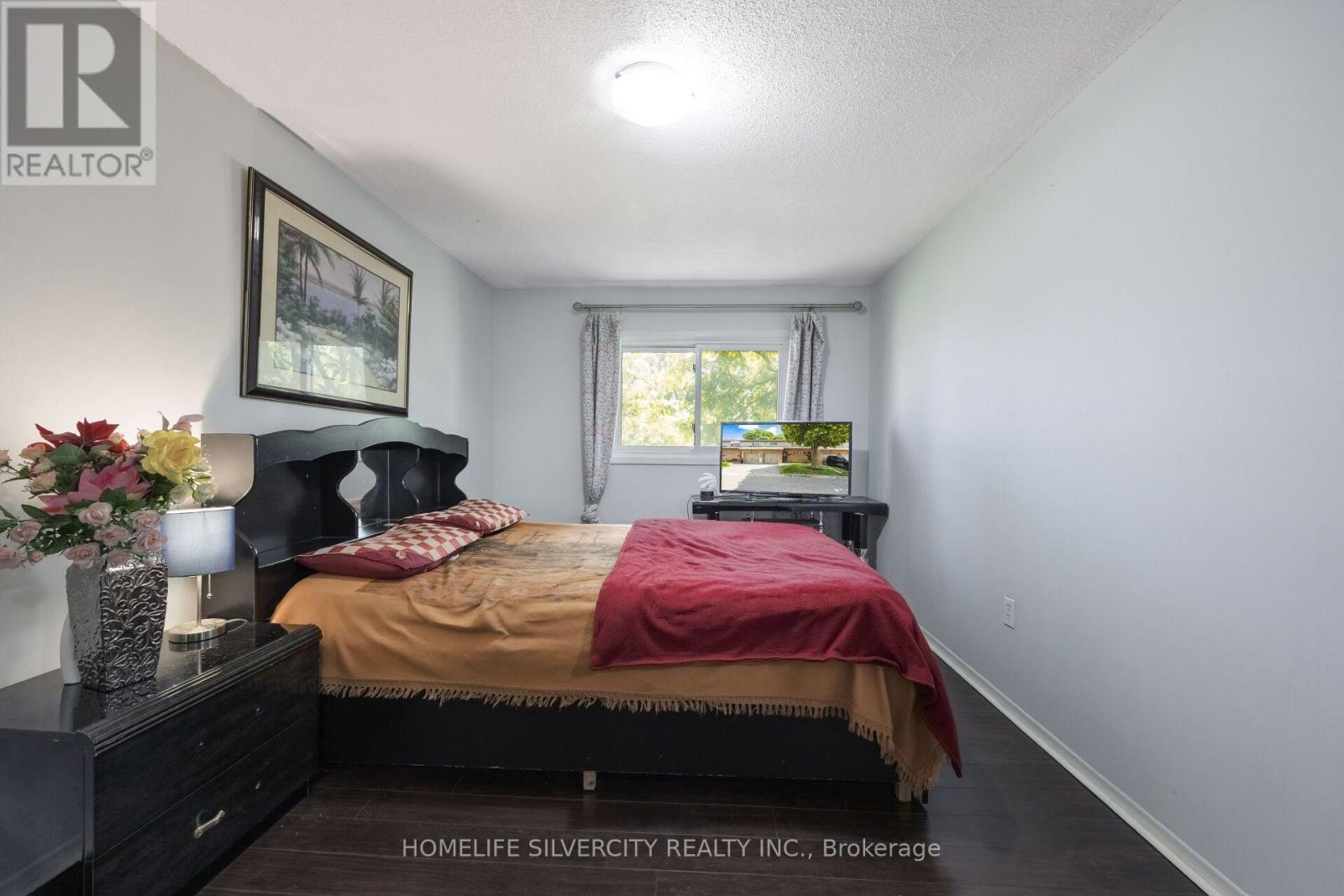 #64 399 VODDEN STREET E - 29