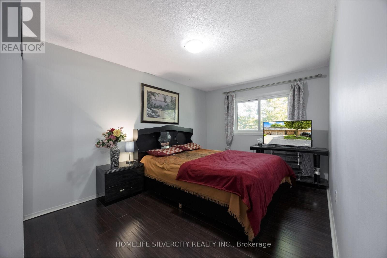 #64 399 VODDEN STREET E - 31