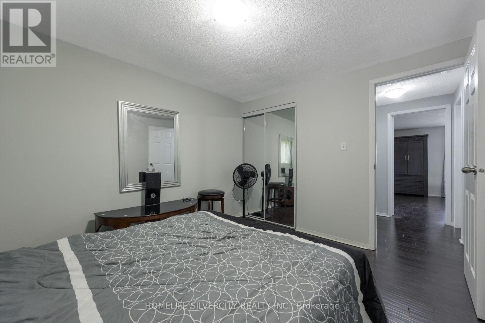 #64 399 VODDEN STREET E - 34