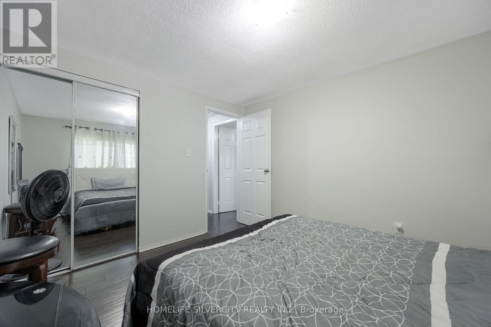 #64 399 VODDEN STREET E - 35