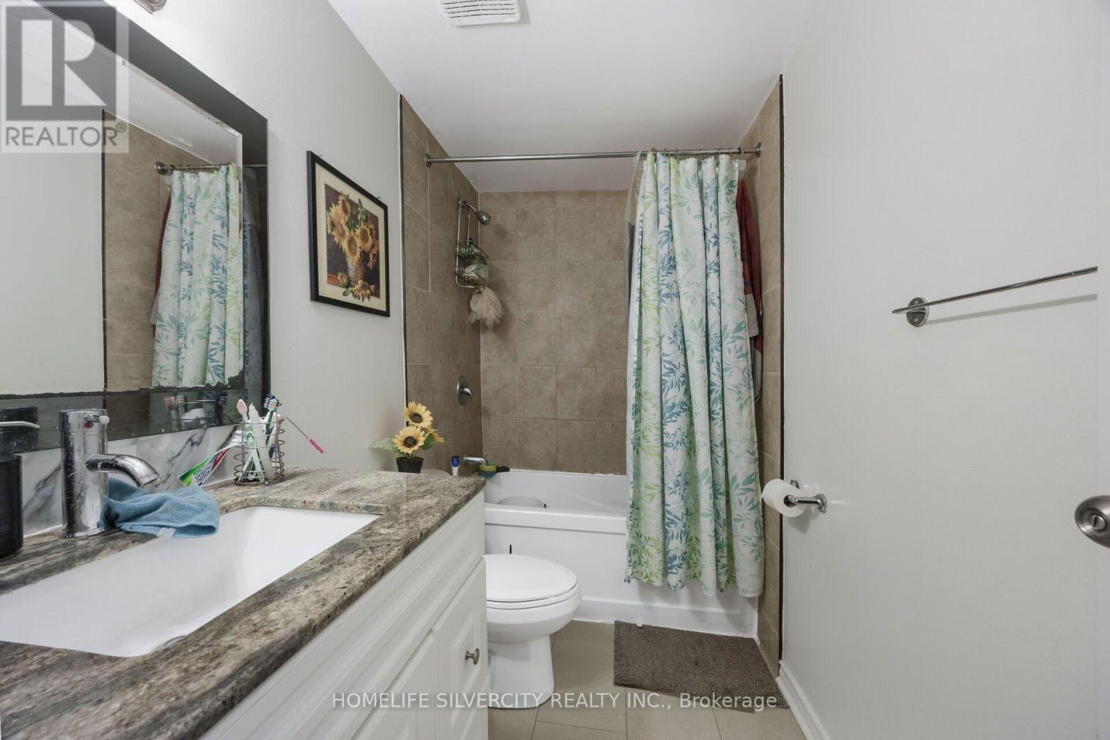 #64 399 VODDEN STREET E - 36