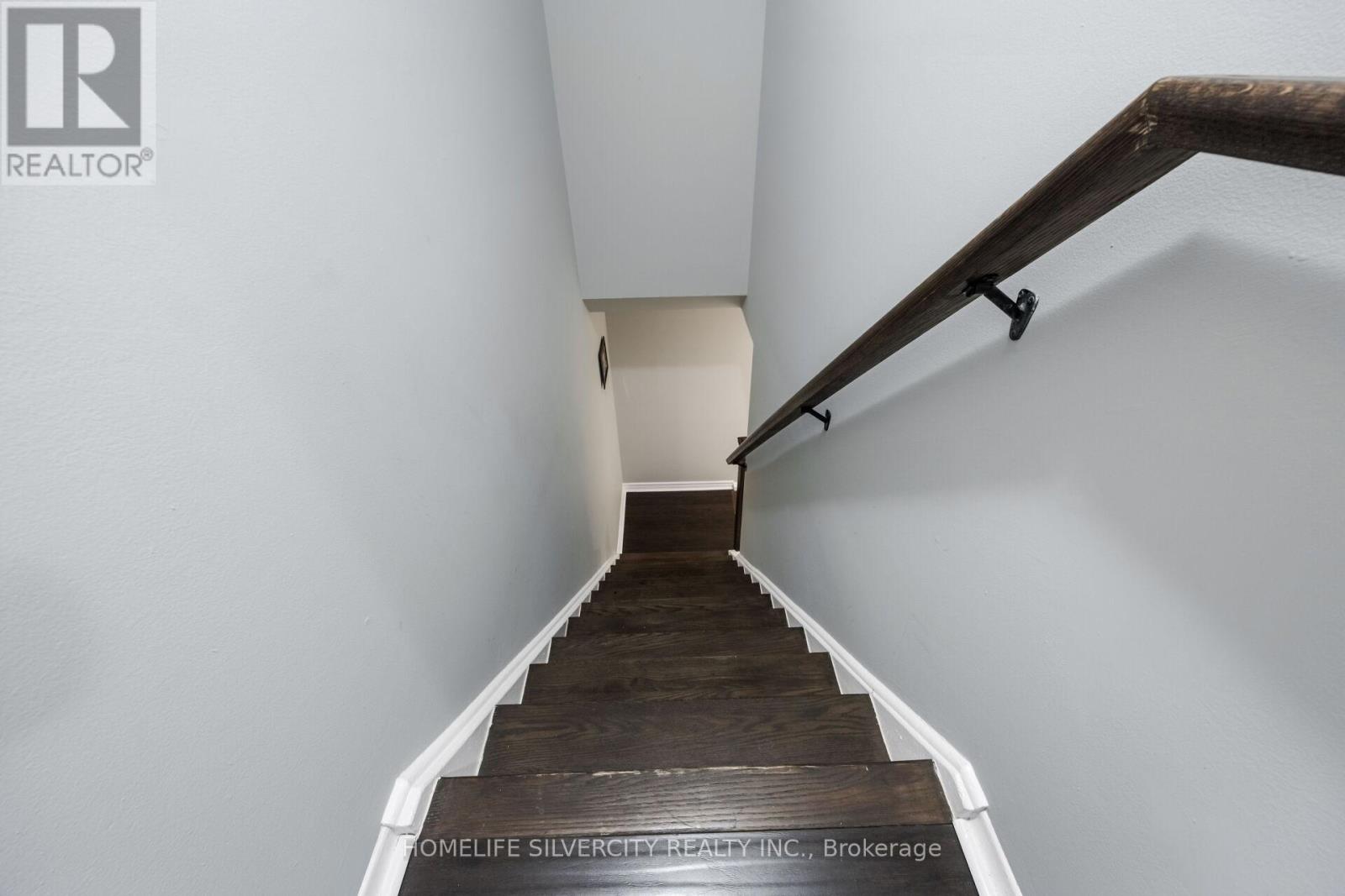#64 399 VODDEN STREET E - 39