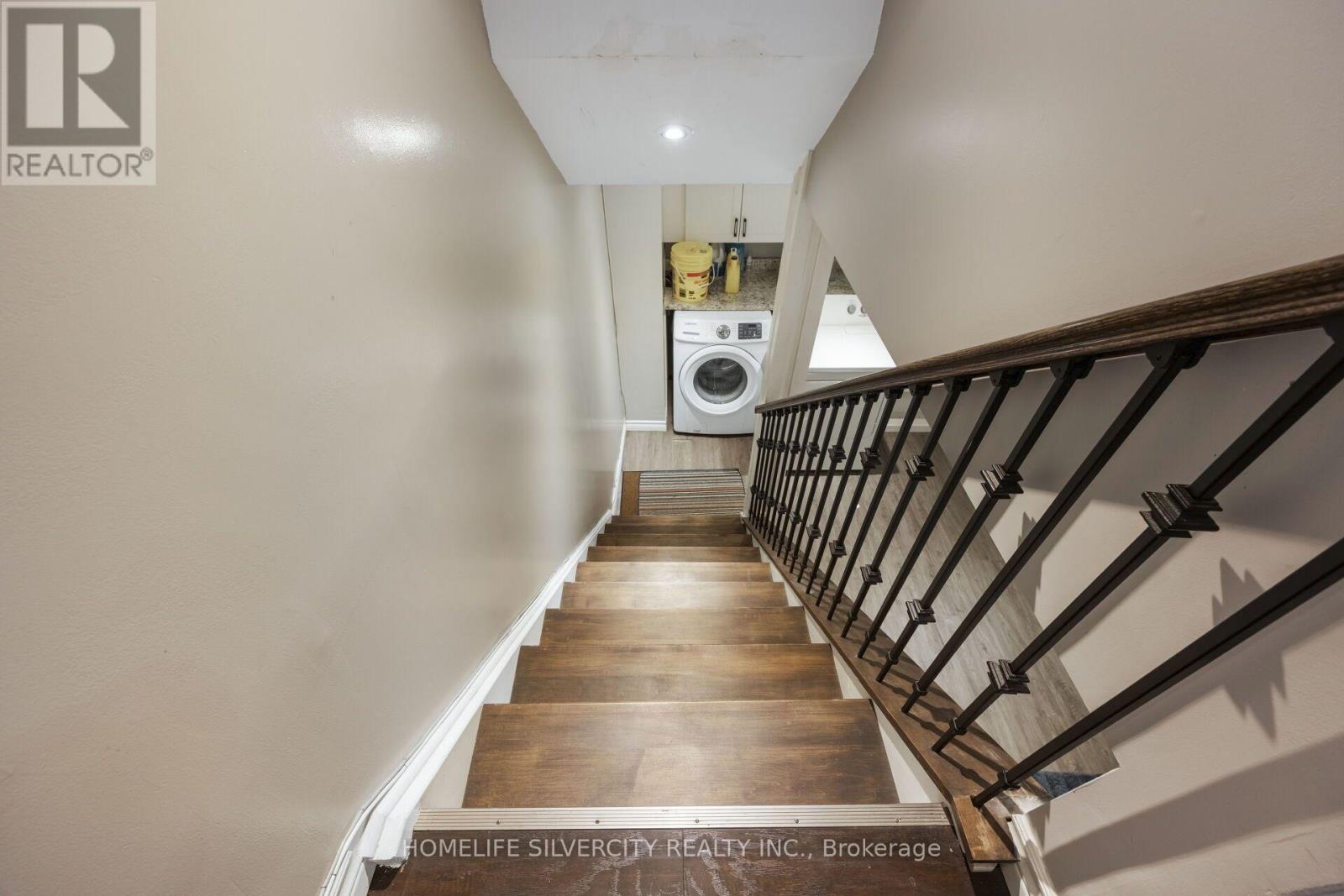 #64 399 VODDEN STREET E - 41