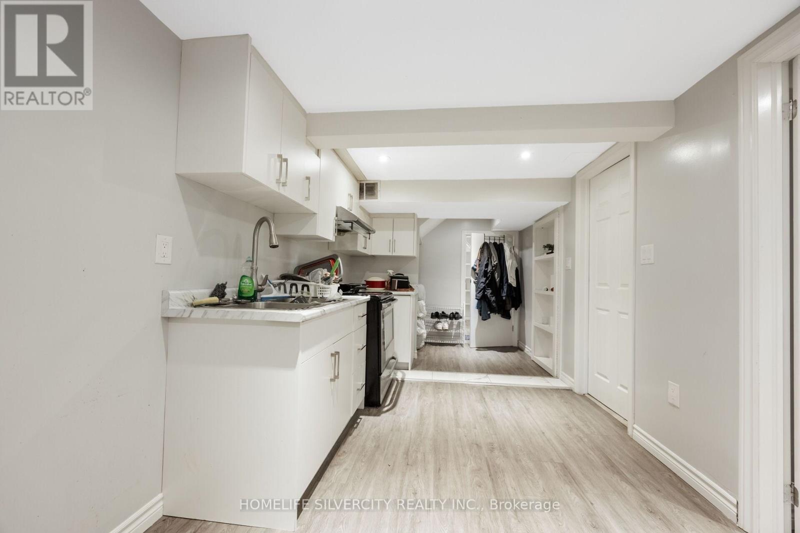 #64 399 VODDEN STREET E - 44