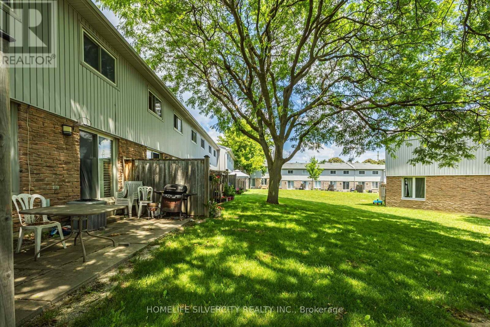 #64 399 VODDEN STREET E - 48