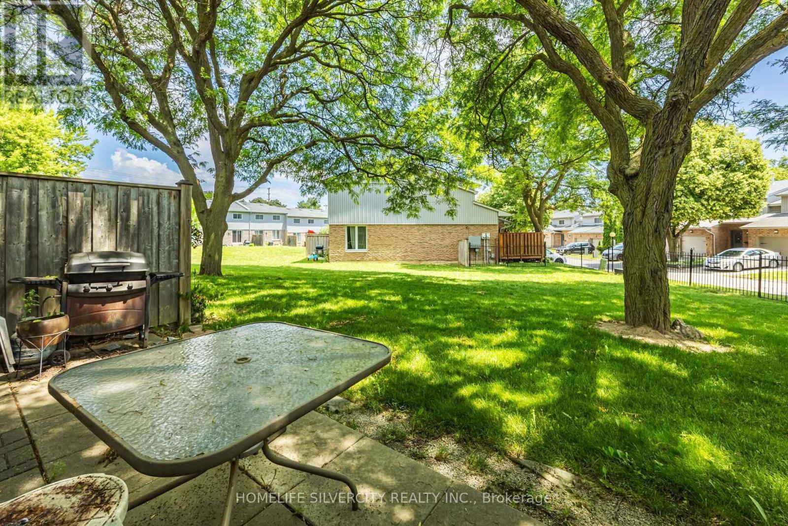 #64 399 VODDEN STREET E - 49