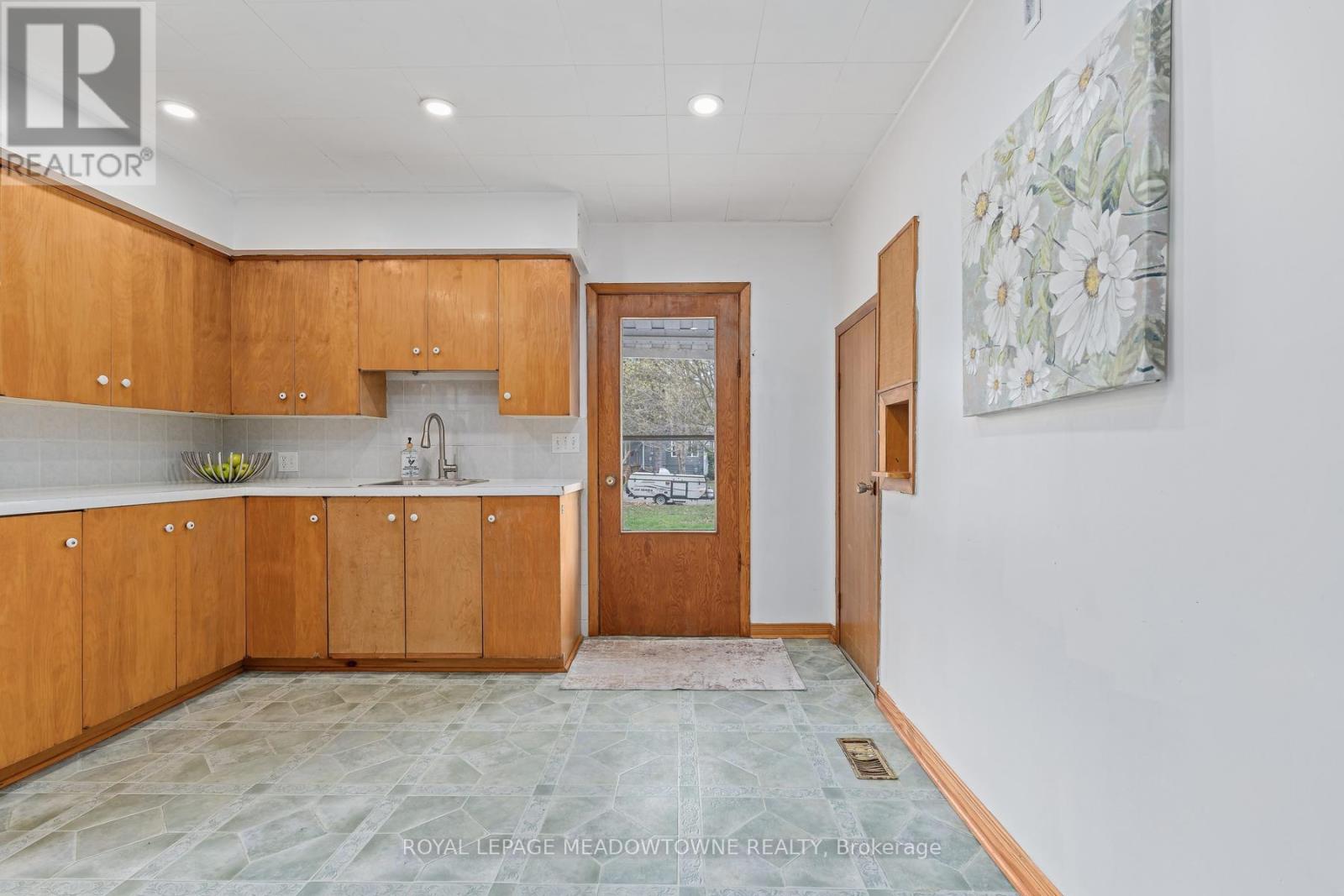 1442 MILL STREET - 8