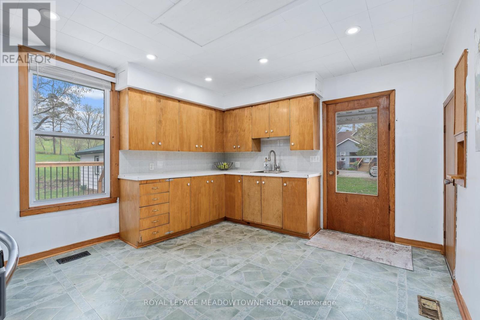 1442 MILL STREET - 9