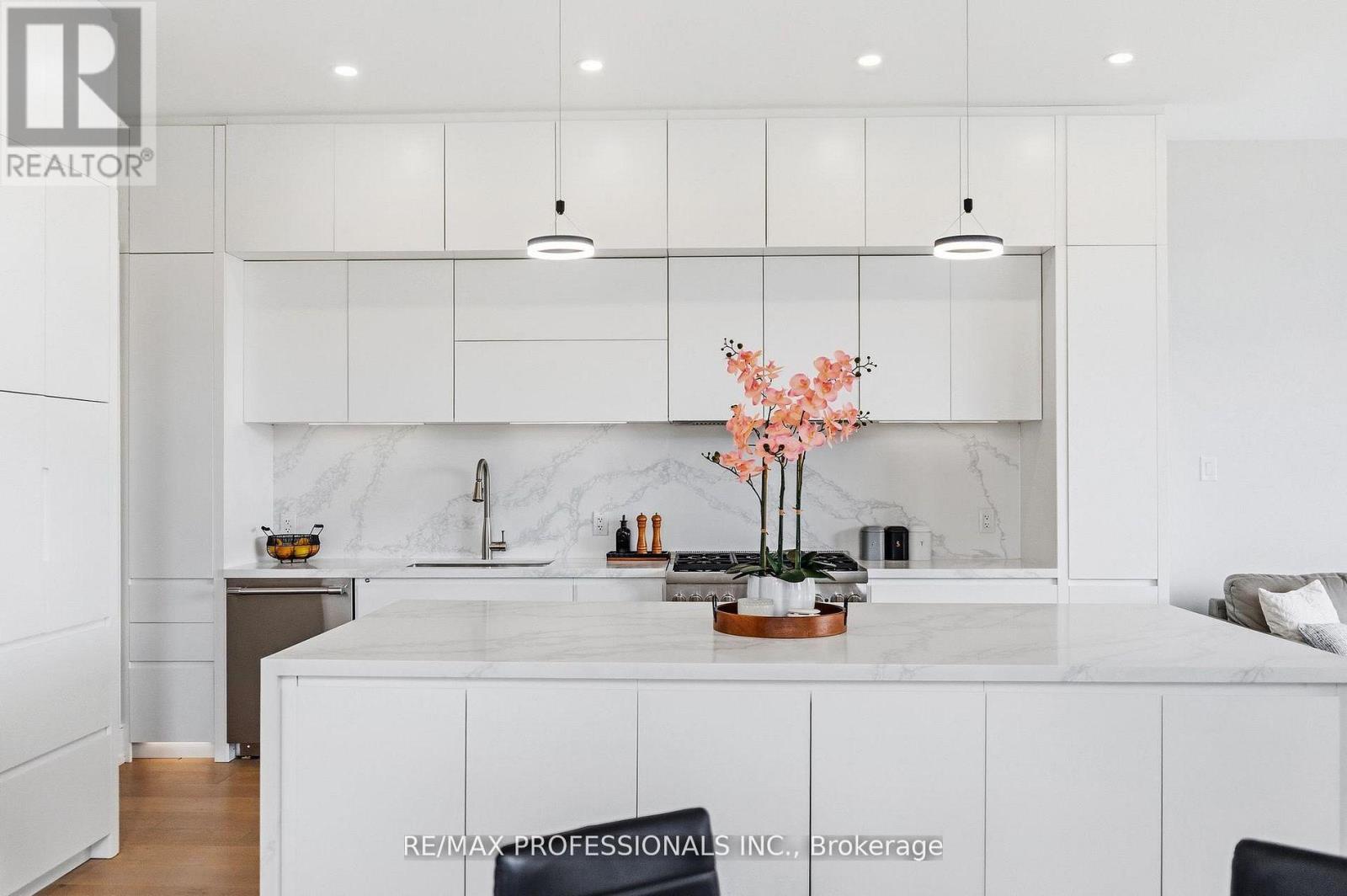 2206 UTLEY ROAD - 15
