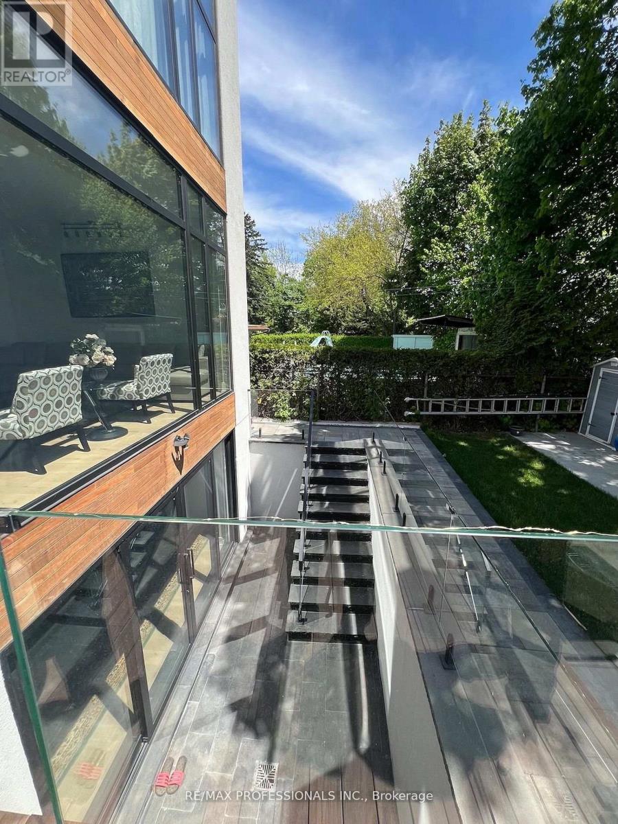 2206 UTLEY ROAD - 22