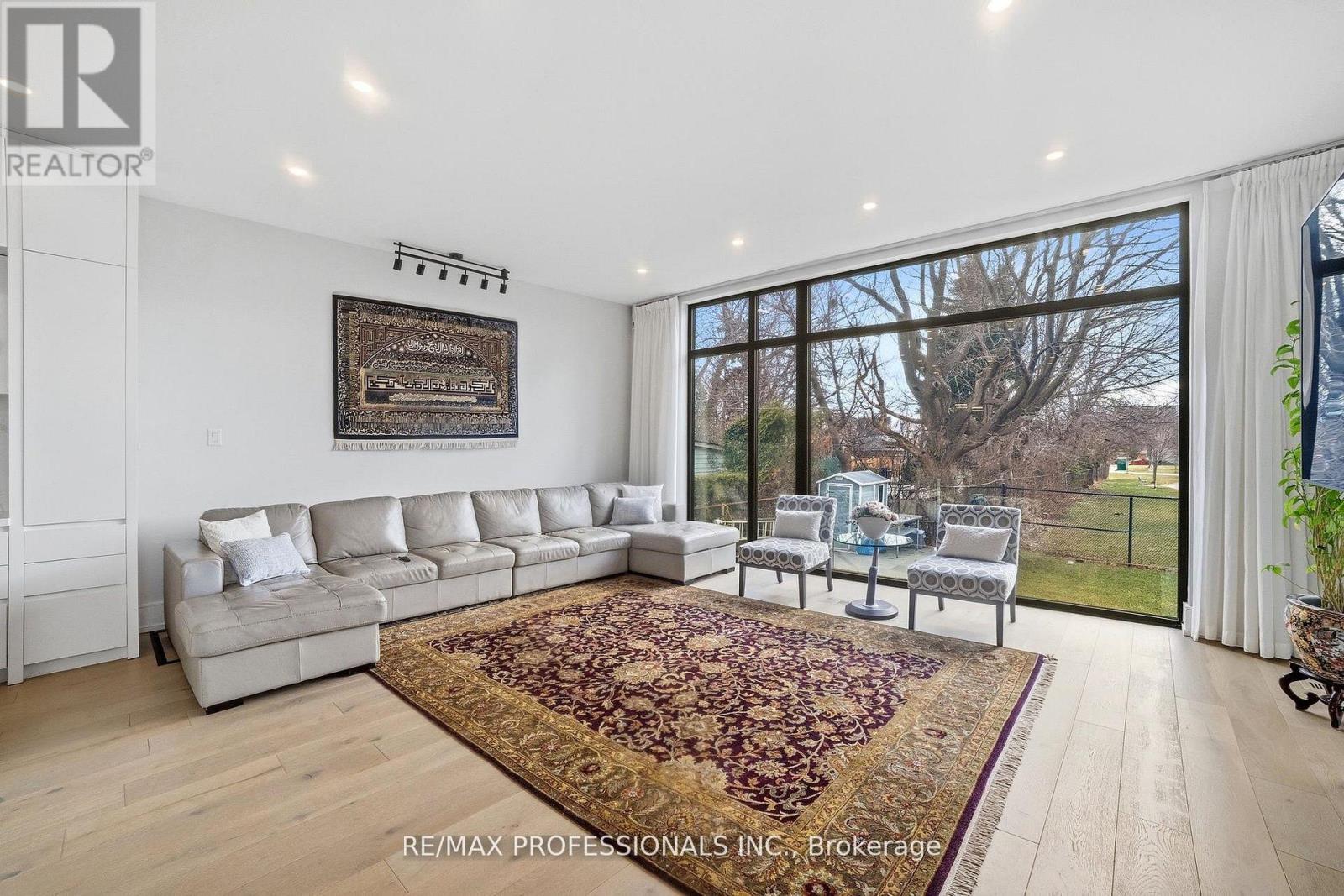 2206 UTLEY ROAD - 8