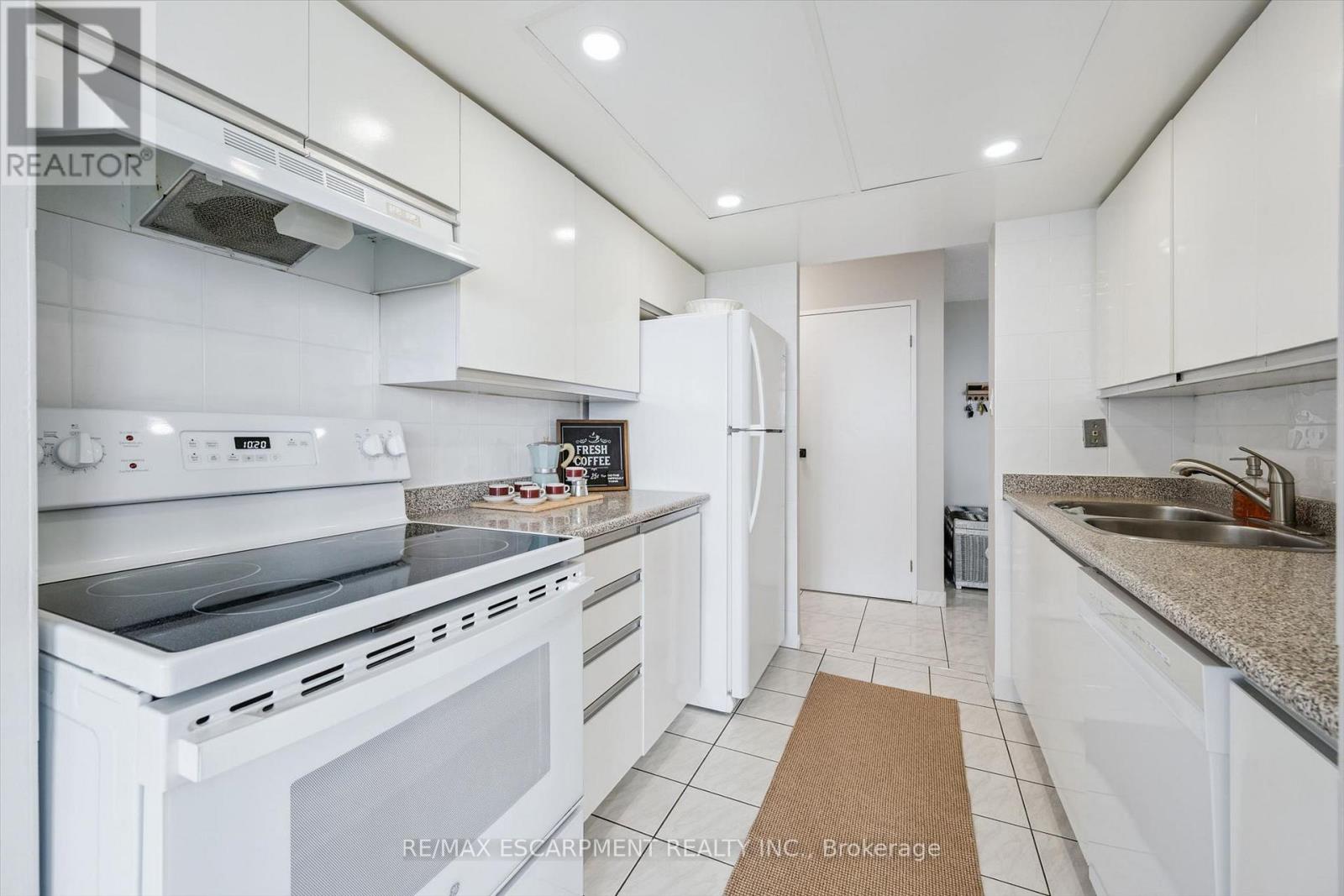 #2309 3 ROWNTREE ROAD - 16