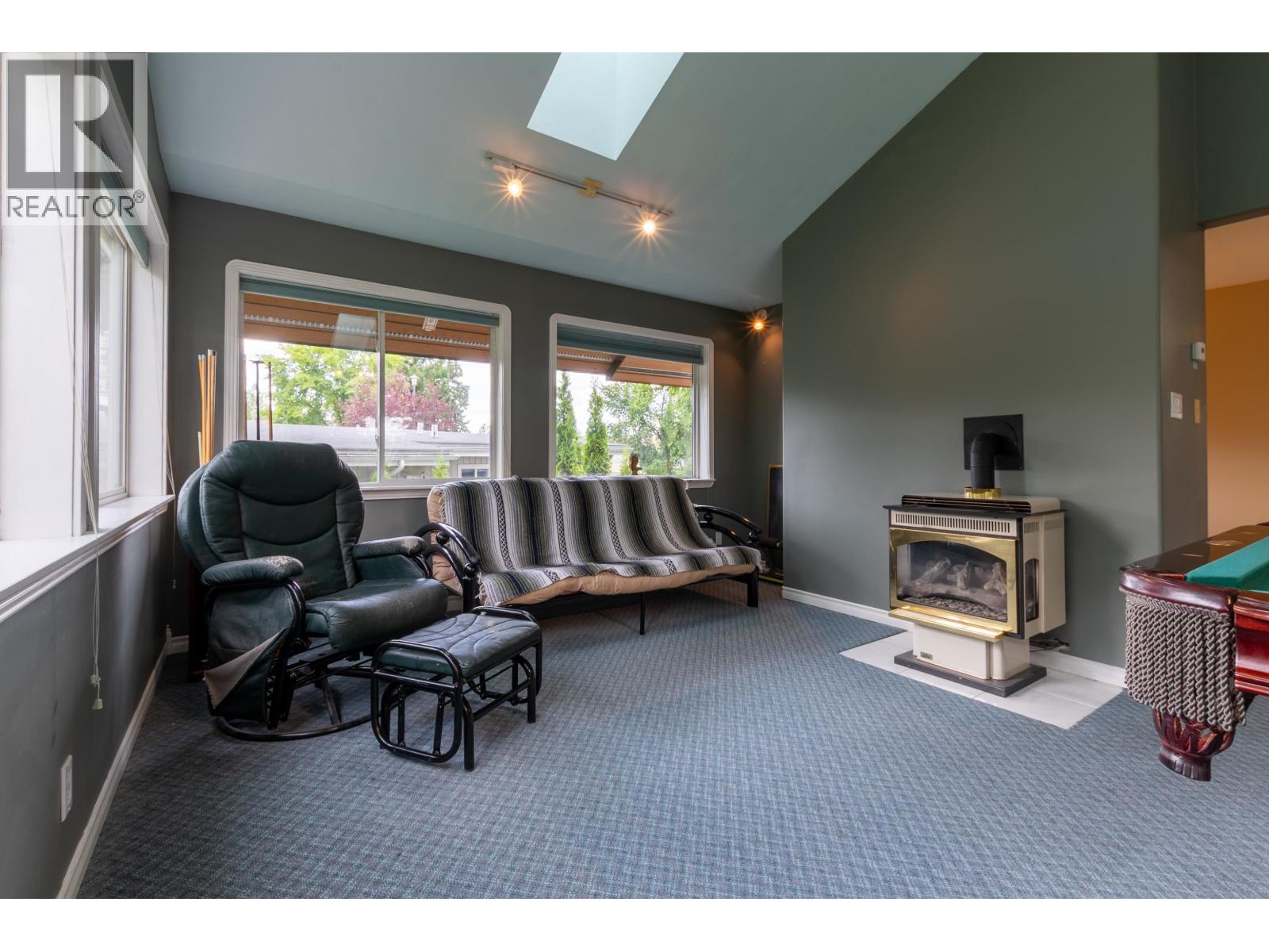 1625 GILLETT STREET - 22