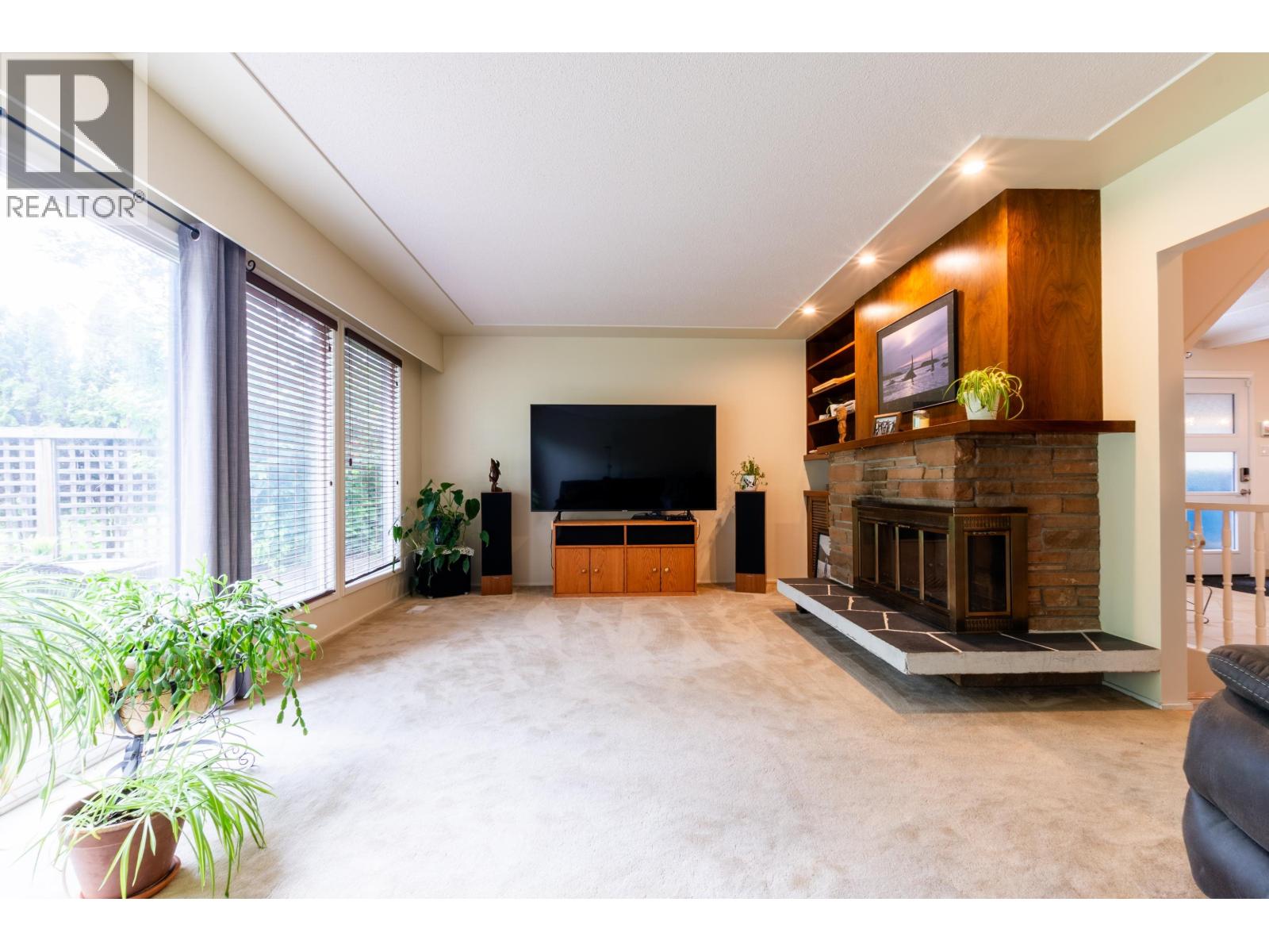 1625 GILLETT STREET - 7