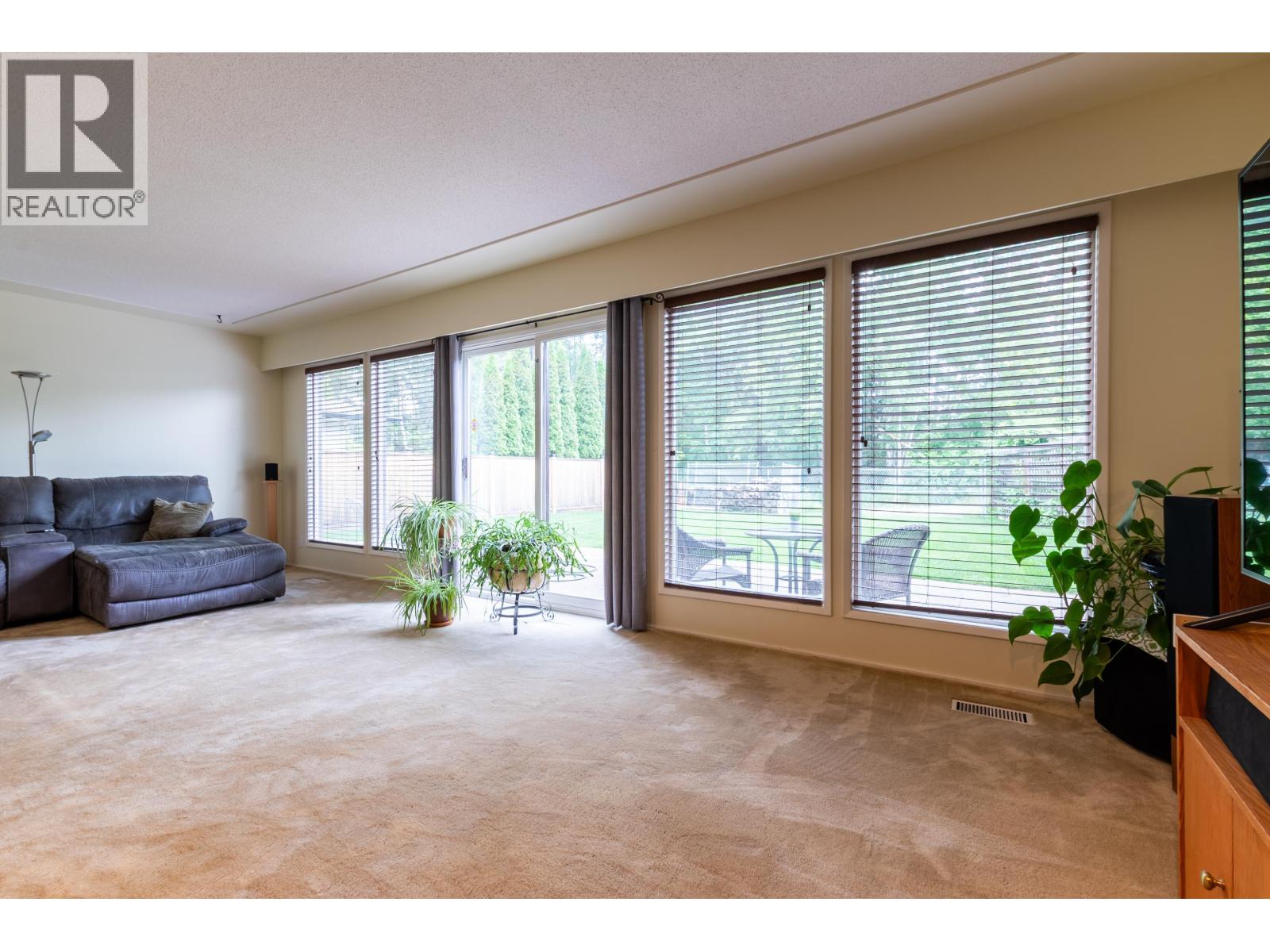 1625 GILLETT STREET - 9