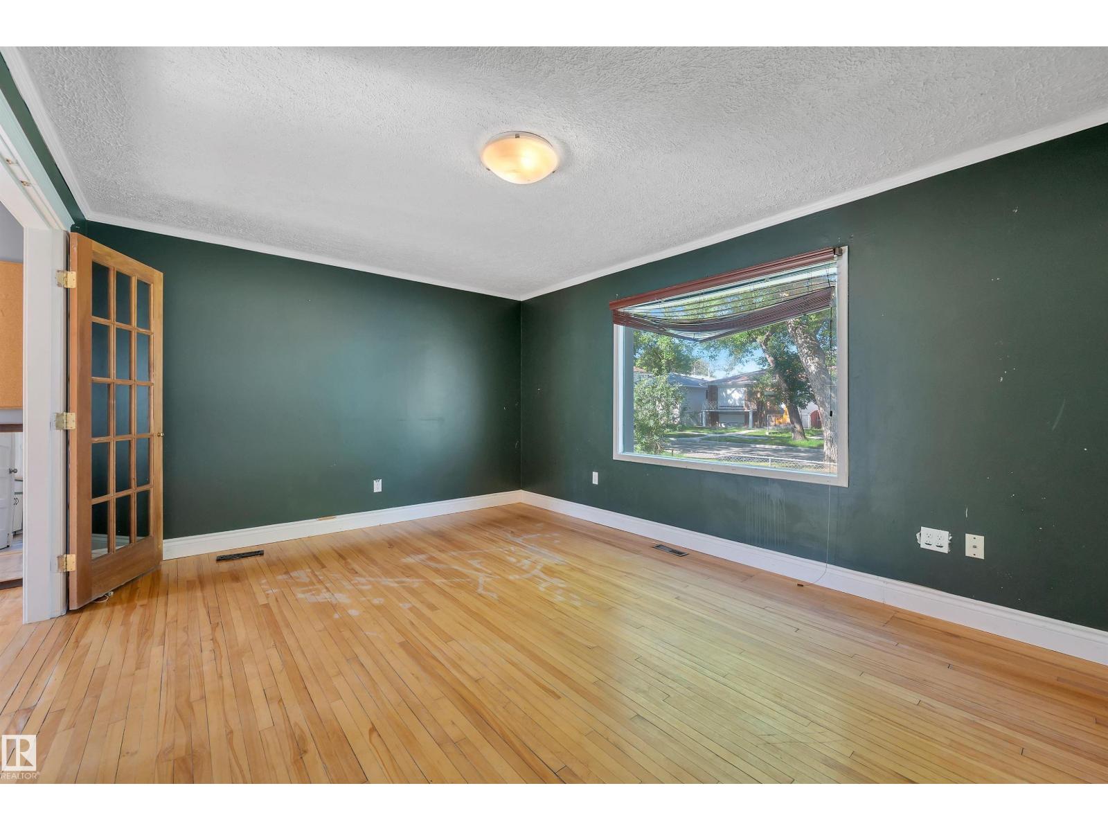 11719 91 ST NW - 9