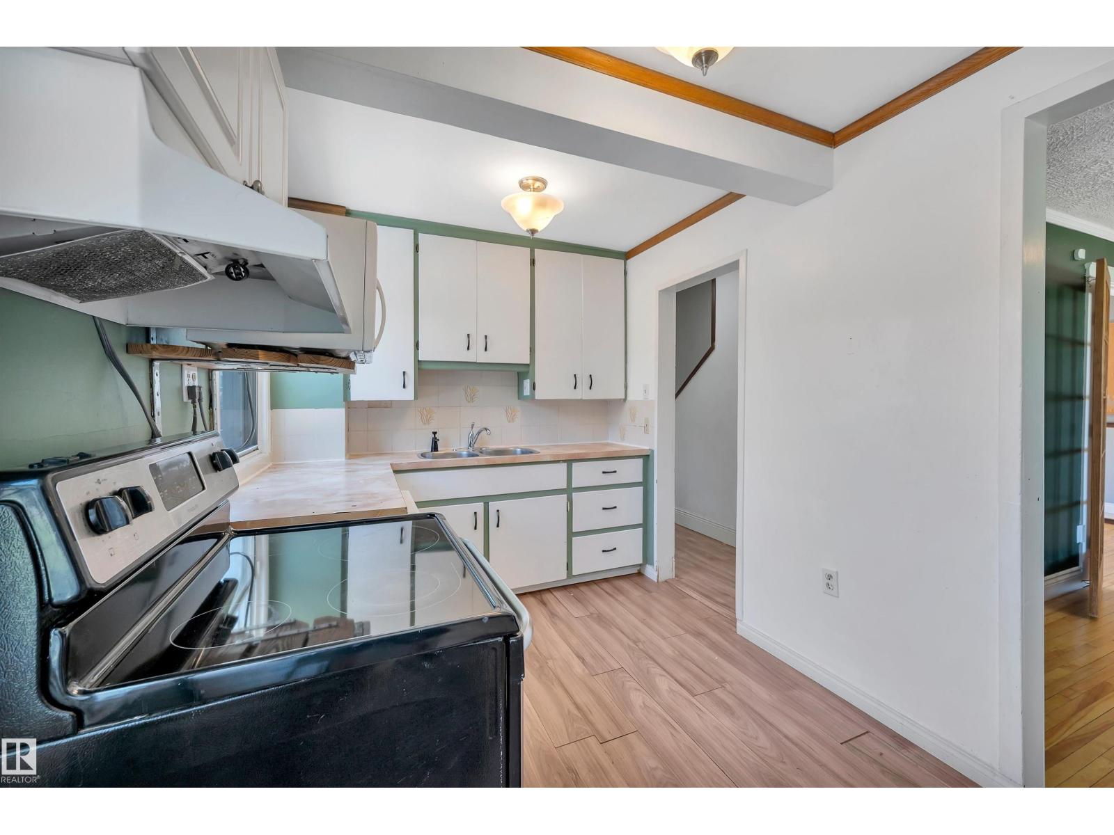 11719 91 ST NW - 5