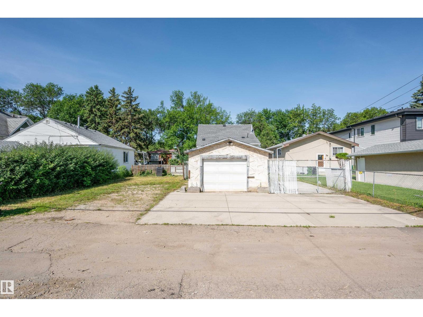 11719 91 ST NW - 42